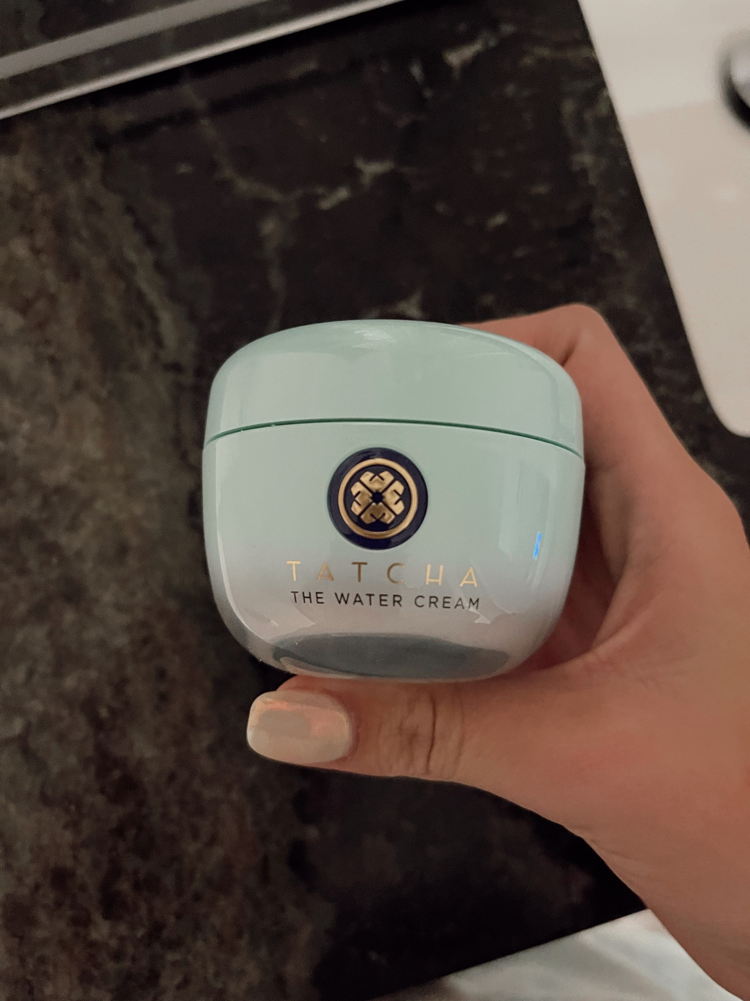 the best moisturizer for that no makeup ~glass skin~ look!!