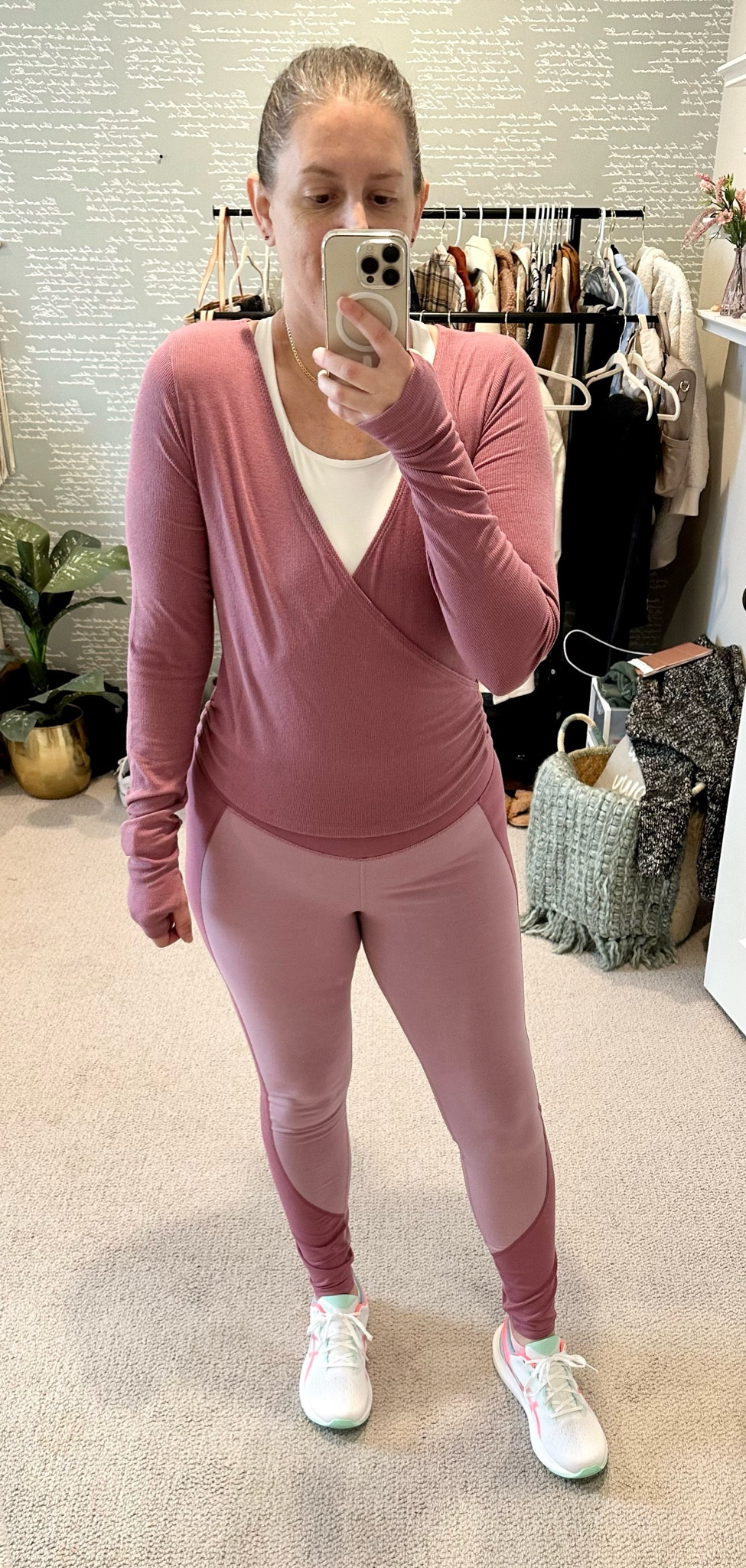 Loving the workout fits from @oldnavy for the new year. 



#LTKshoecrush #LTKFind #LTKcurves