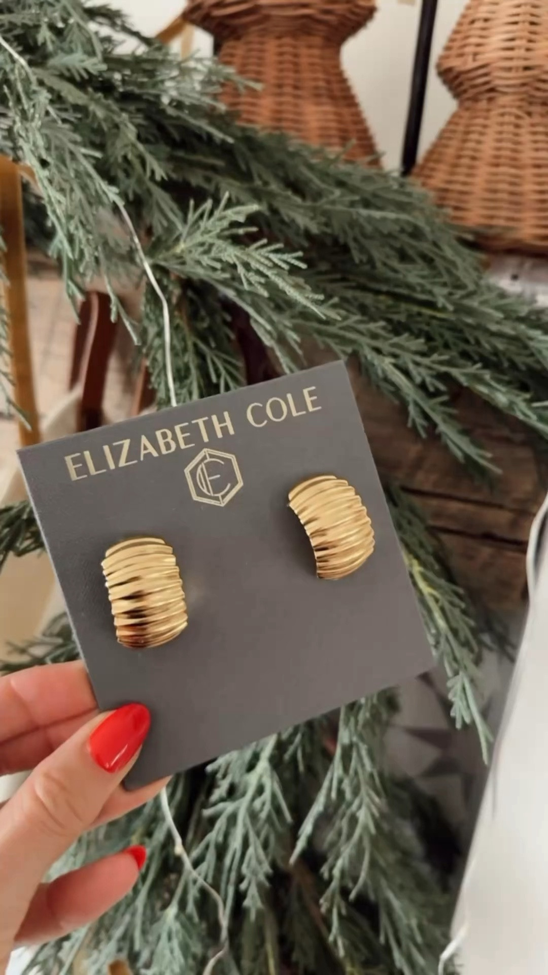 Great under $50 gift idea that will arrive in time
Lightweight textured hoops 

#LTKHoliday #LTKGiftGuide