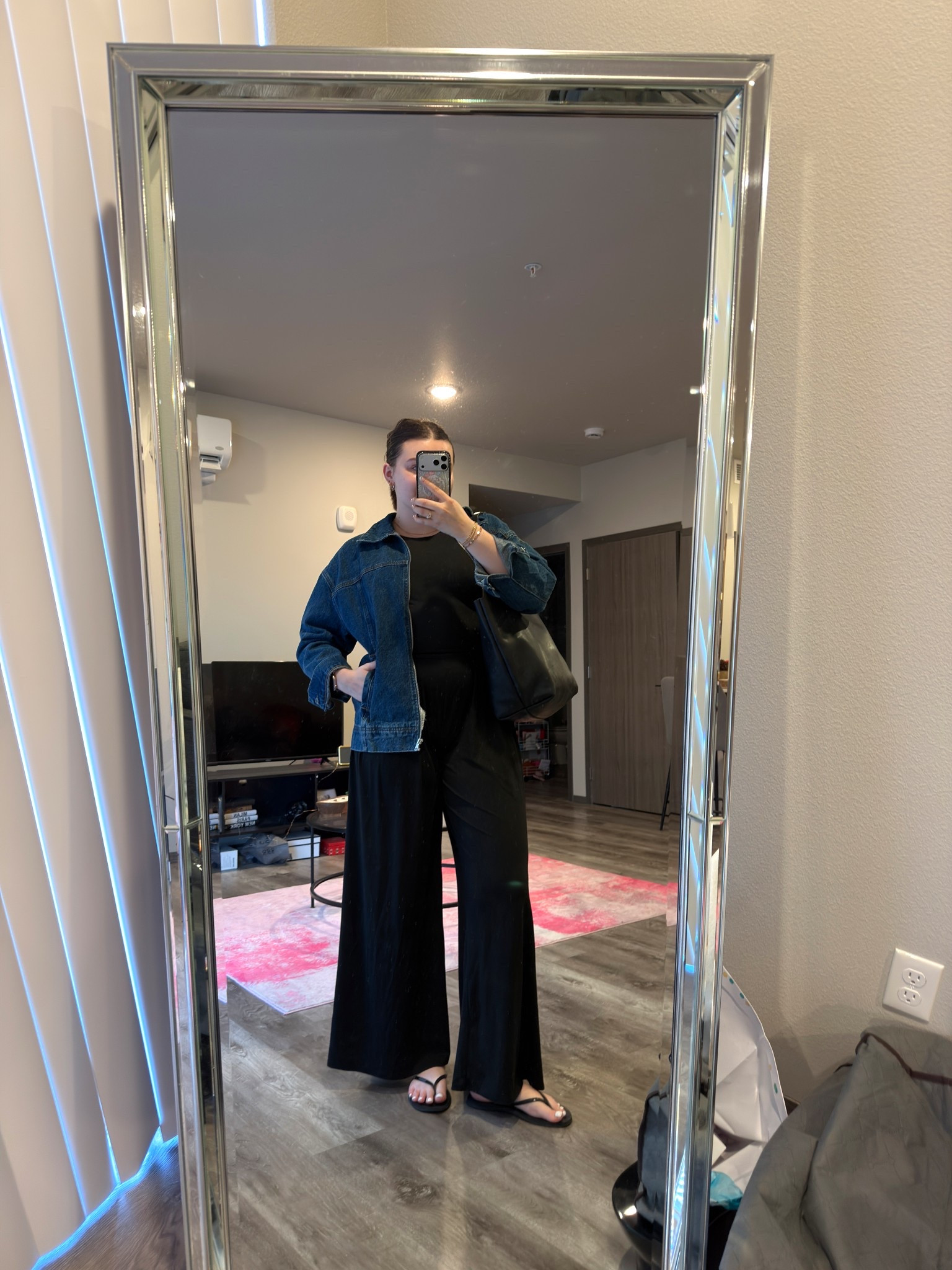 I had the busiest workday so comfort was Key! Been loving a loose trouser for work 🥰￼

I’m wearing a size 8 jacket, size M tank and size 9 sandals

#LTKootd #LTKMidsize #LTKWorkwear