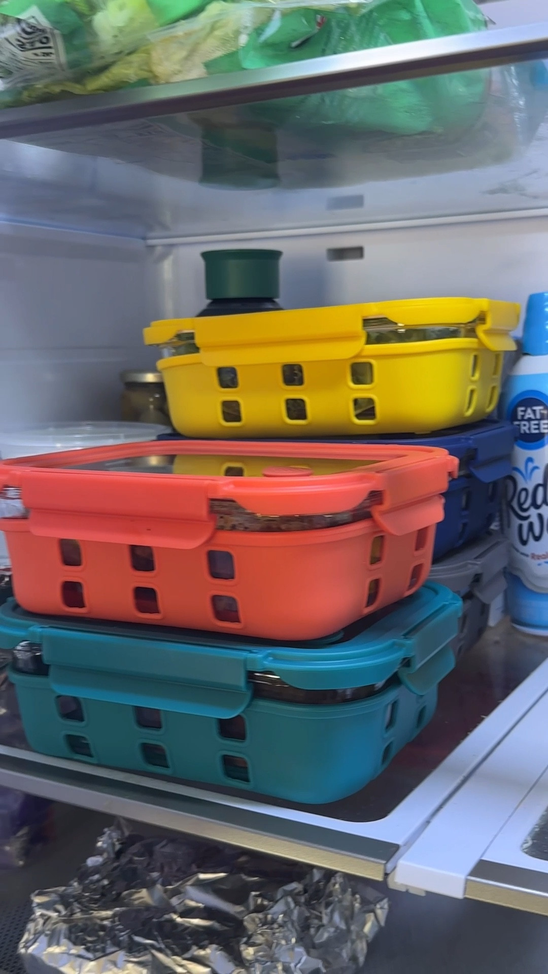 If you’re still using plastic containers… this is your sign 

✔️ Airtight + leak-proof lids
✔️ Microwave, oven & dishwasher safe
✔️ BPA-free + odor/stain resistant
✔️ Durable glass with protective silicone

They’re one of those small upgrades that instantly makes your kitchen feel healthier and practical. 

#glassfoodcontainer #kitchenmusthave #healthyhome 