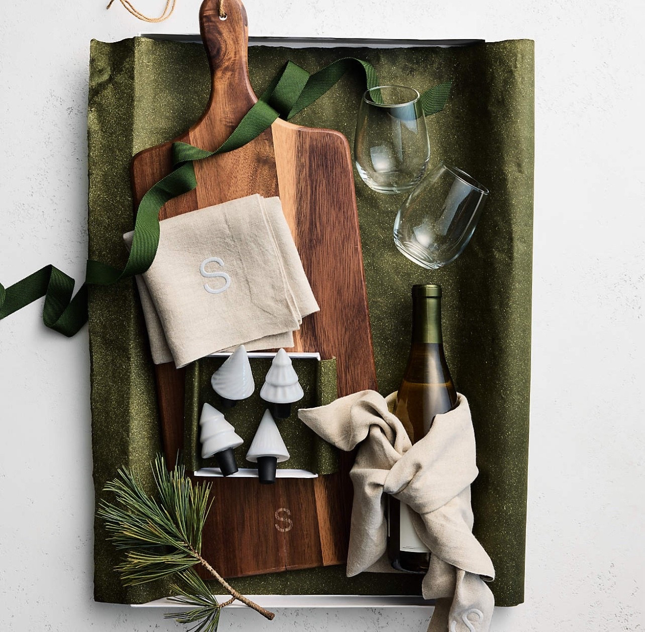Christmas Gift ideas for the entertianer, the cook, the chef, the foodie. Get your kitchen ready for holiday entertaining!

Earthy, neutral, organic modern, transitional, classic, traditional, Christmas decor, 


#LTKGiftGuide #LTKHoliday #LTKfoodie