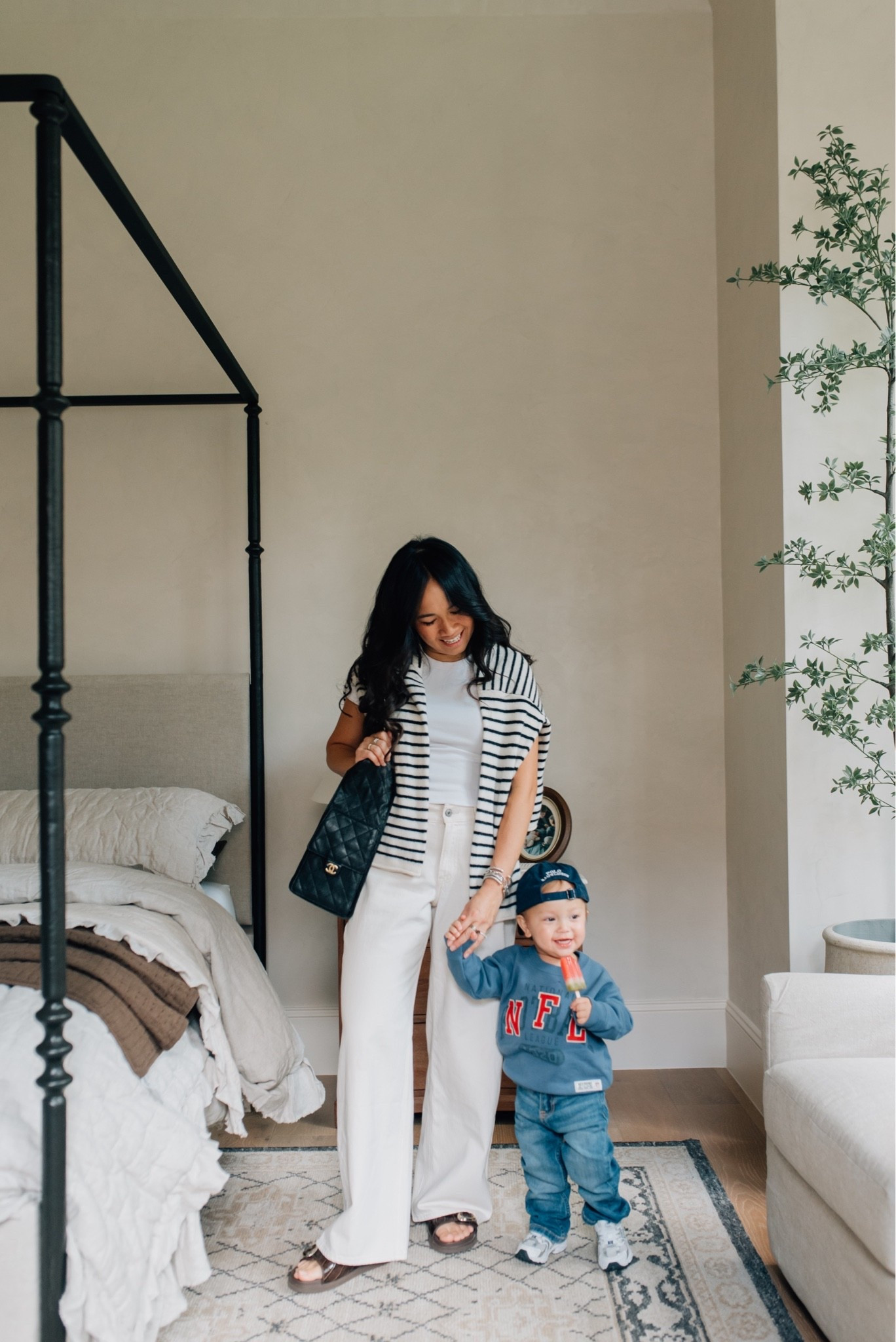 Abercrombie denim sale! 25%-50% off all denim plus 15% off with code DENIMAF! I'm wearing the ecru wide leg low rise short and it fits perfectly! @abercrombie @abercrombiekids