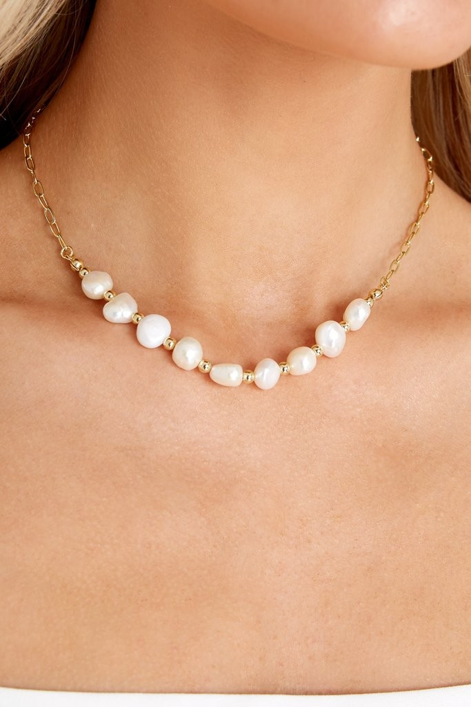 Pearl Water Gold Necklace | Red Dress 