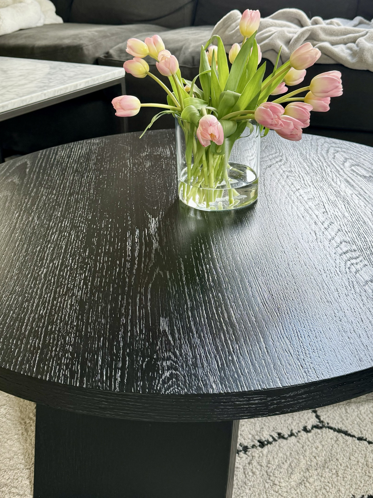 Aesthetic Black Coffee Table 

#LTKhome #LTKover40