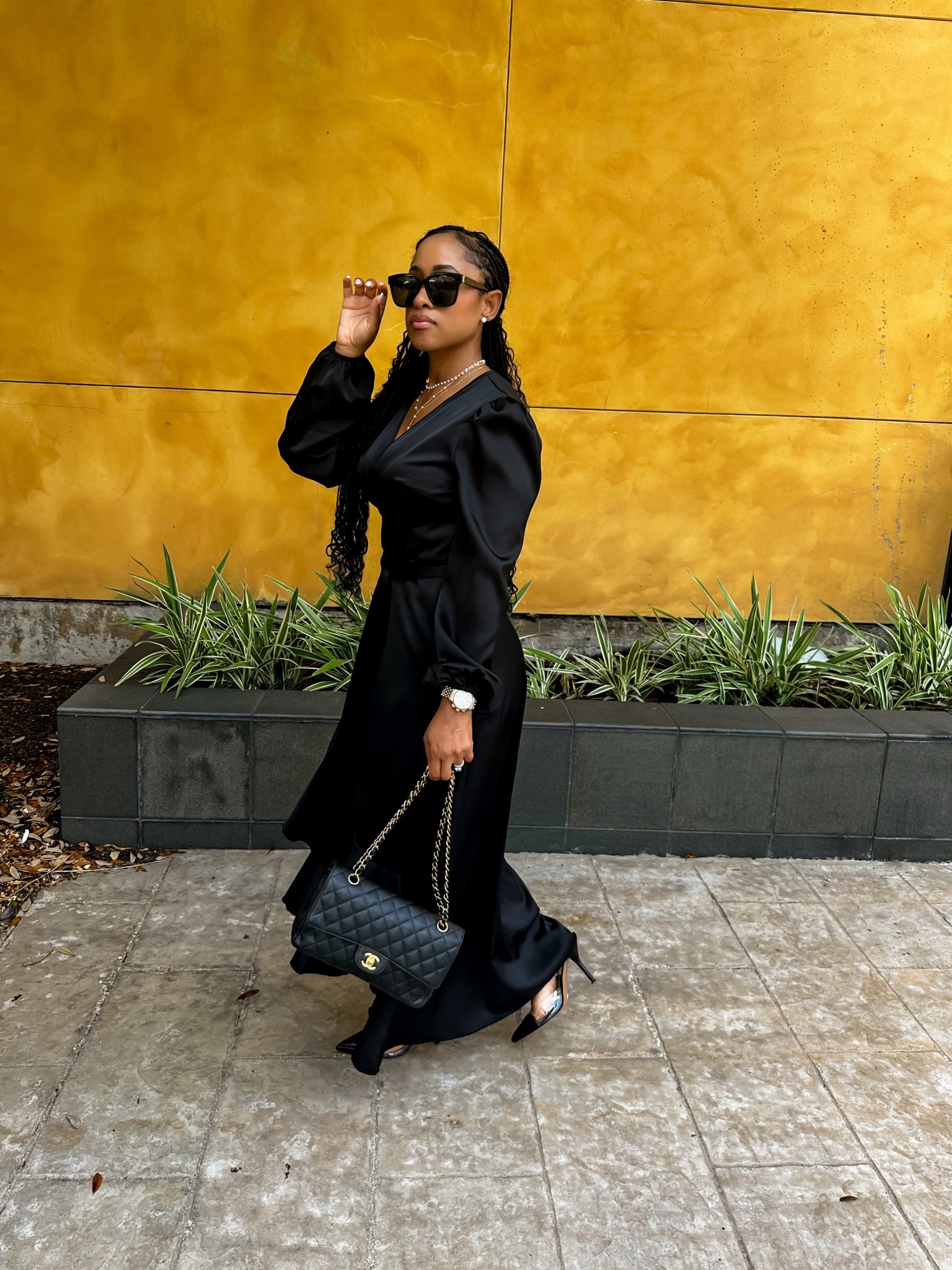 One of my favorite satin dresses!! It’s sooo pretty and did I mention comfortable!!!🤩🖤

#LTKFindsUnder50 #LTKWorkwear #LTKStyleTip