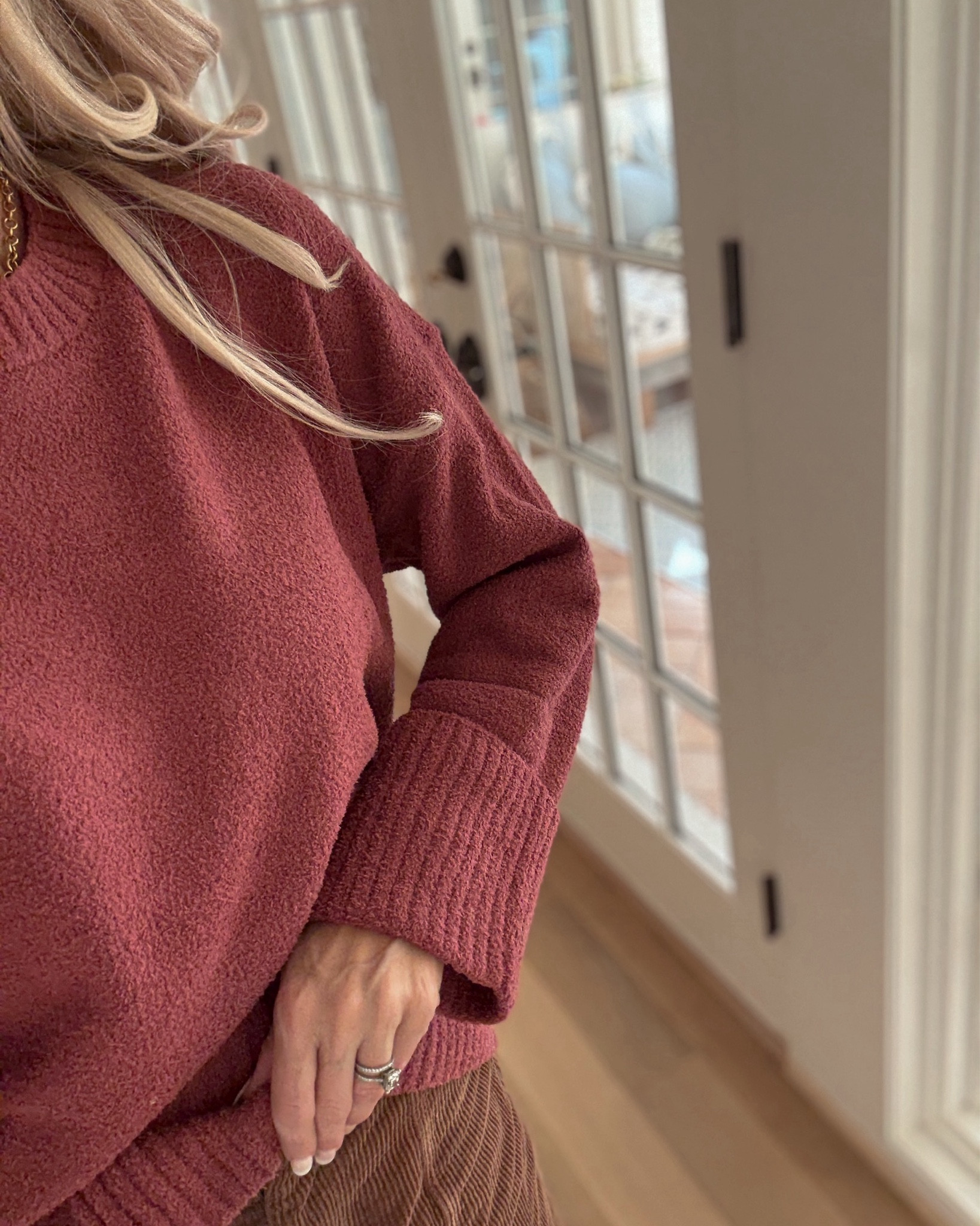 Wrapped in the prettiest, softest sweater and a corduroy skirt that feels like autumn itself 🍂✨ Add a warm cider in hand and it’s pure golden-hour magic. Cozy layers, classic textures, and all the sweetness of the season in one little moment. 💛

⚡️✨ Sweater on SALE today! 🚨27% off / tons of colors for ya! 👉🏻

#CozyFallStyle #CaseyLeighHome #GoldenHourLayers #FallWardrobeFavorites #PumpkinPatchReady #AmazonFashionFinds #CorduroyAndCozy #AutumnChic #EverydayFallLook #CiderSeason #SoftestSweaterEver

#LTKFamily #LTKFindsUnder100 #LTKSeasonal