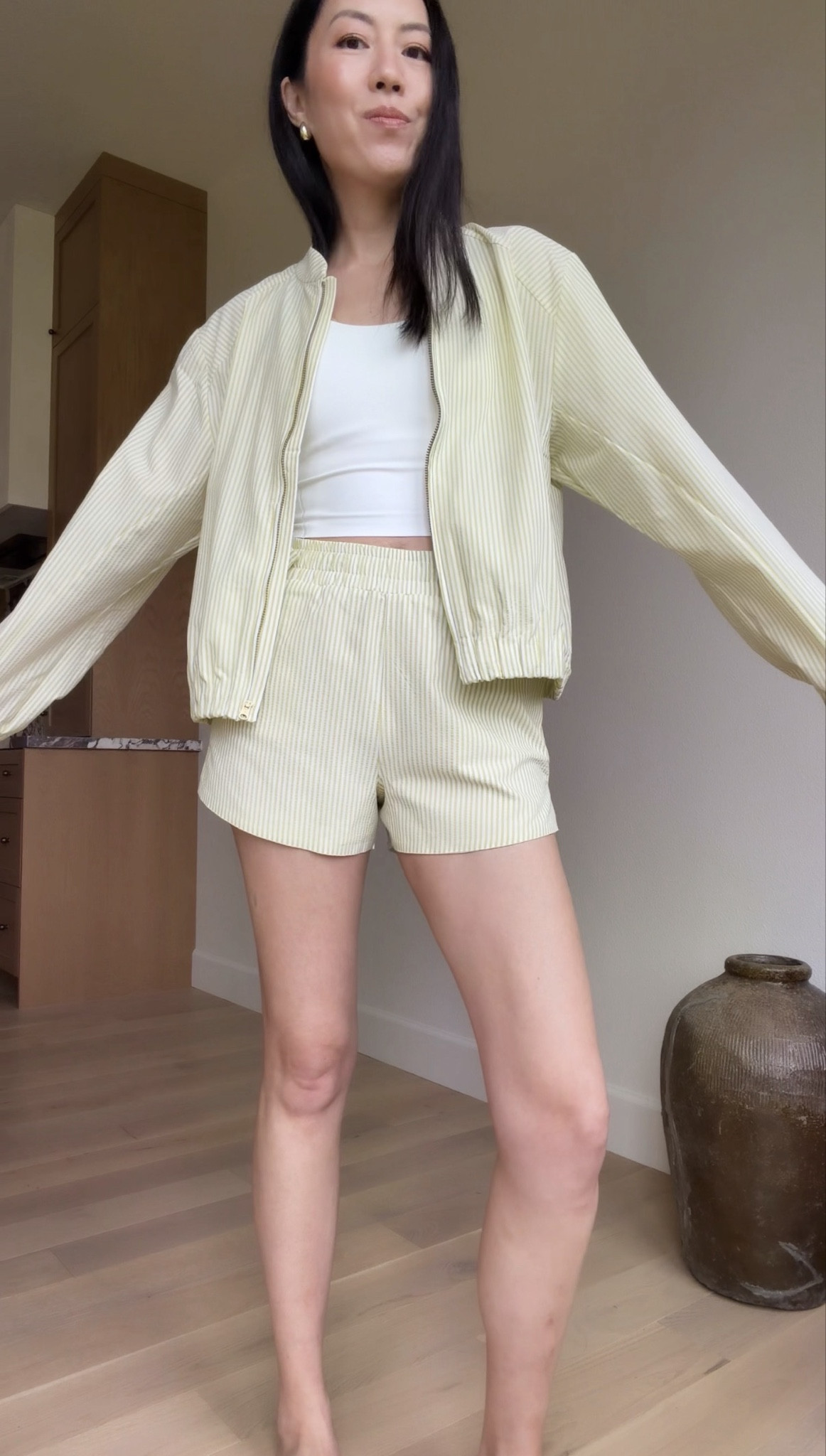 This latest performance seersucker collection is easy and elevated with all the functional details I’ve come to expect from the brand. PS: Use 20CHIC for 20% off your first purchase!

#Rhone
#summeroutfit
#summershorts
#classicstyle
#summerstyle

#LTKootd #LTKSeasonal #LTKgrwm