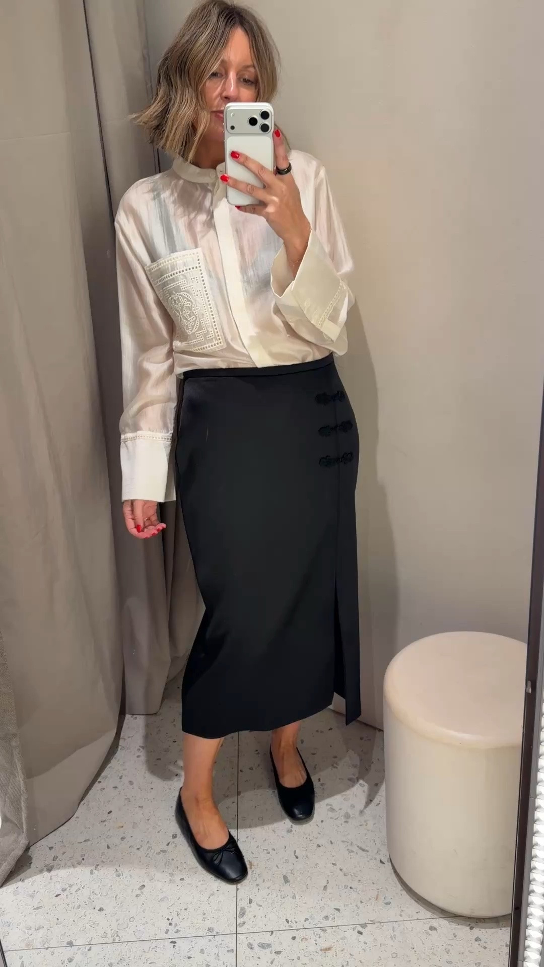 🖤🤍

Zara satin lace pocket blouse, Zara collarless silk shirt, Zara embroidered blouse, Zara black satin midi skirt, Zara frog closure skirt, Zara button detail skirt, black bow ballet flats, workwear outfit, office to evening, quiet luxury office style, elevated basics, minimalist workwear, transitional dressing, quiet luxury, ltkstyletip, ltkworkwear, ltkseasonal, ltkfindsunder

#LTKuk #LTKworkwear #LTKpartywear
