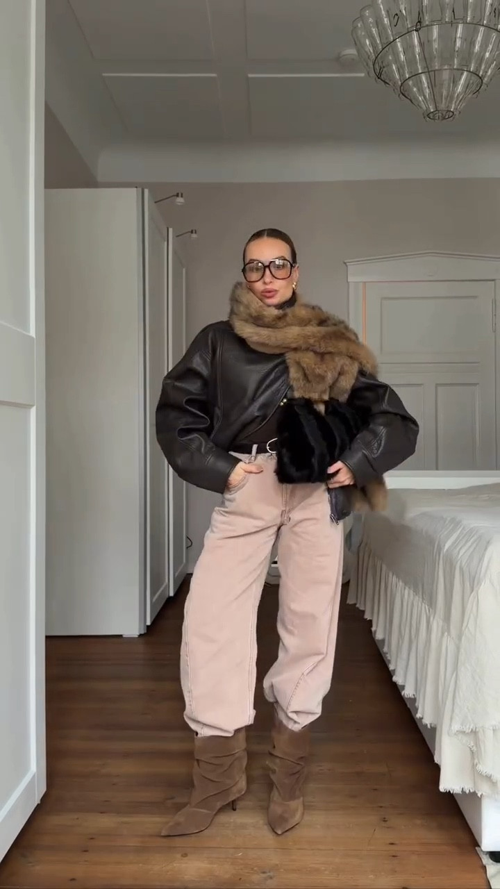 Steile mit mir die virale Zara Jacke: mit Schall oder mit Tuch?😎
🔗Kommentiere SHOP unten, um eine DM, mit dem Link zu erhalten ⬇ 

.
.
#fashiontrends #zarajacket #zaraoutfit #fashioninspo #outfitinspo #grwmoutfit #berlinblogger