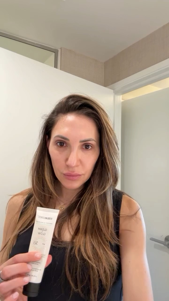 Golden glow + serious protection ☀️✨

I’ve been obsessed with the MD Solar Sciences Gleam + Glow SPF 50 lately — it gives the prettiest radiant finish while protecting and nourishing my skin all day. Lightweight, hydrating, and that glow?? unmatched.

SPF that feels like skincare is always a win 🤍

#MDSolarSciences #SPF50 #GlowingSkin #ltkbeauty #sunprotection☀️