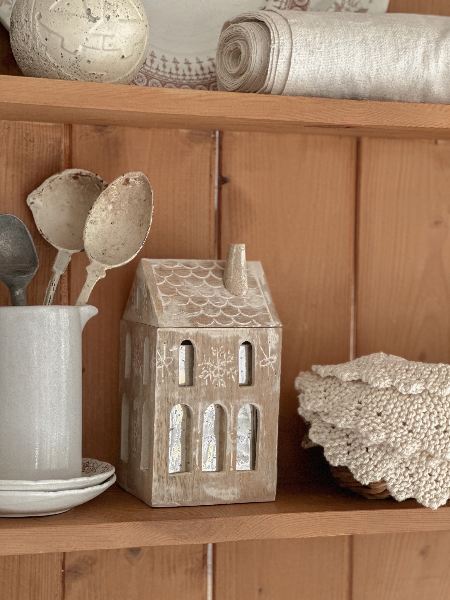 The sweetest gingerbread house candle!! 

#LTKSeasonal #LTKHoliday #LTKhome