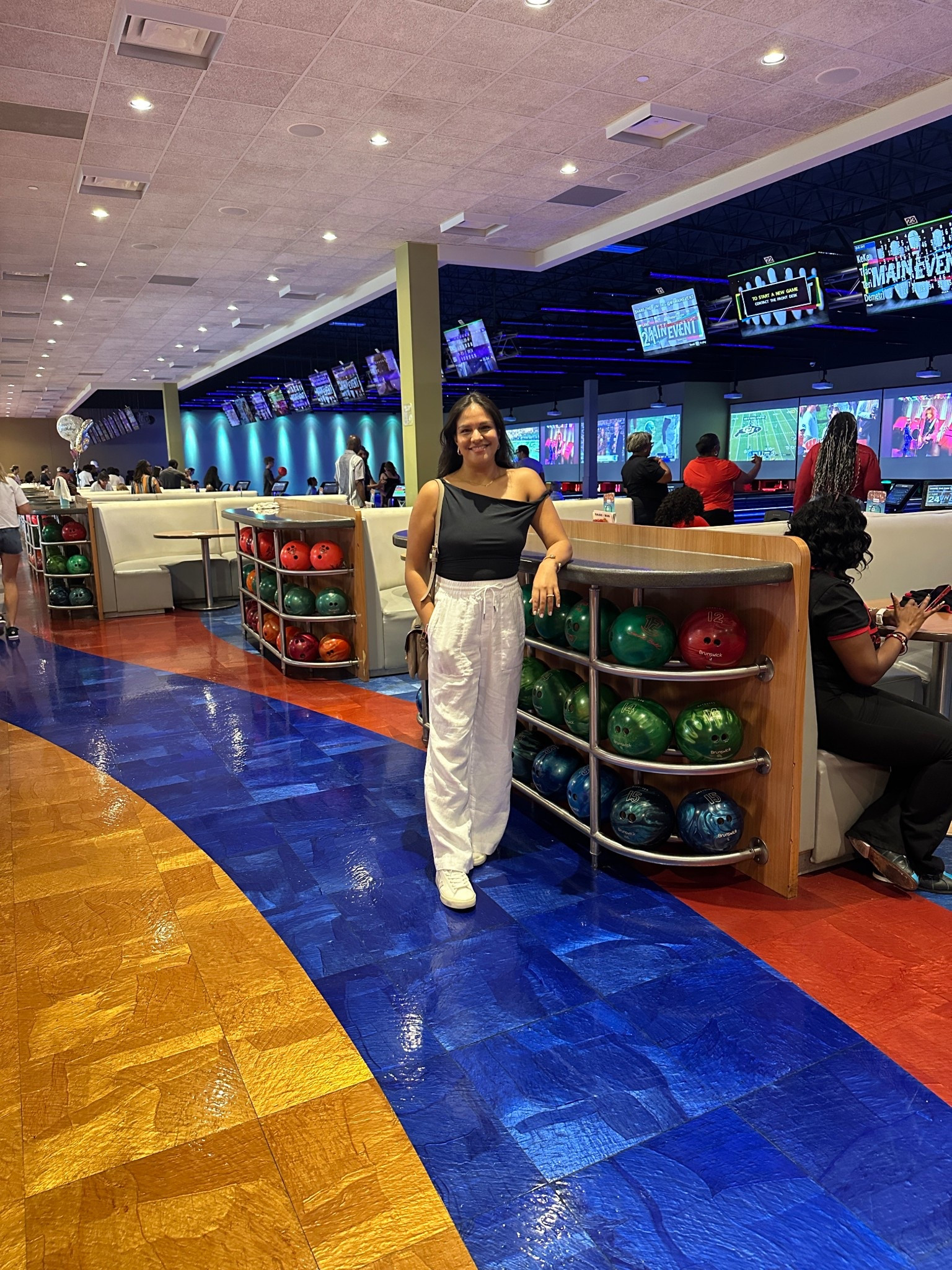 Linen pants. One shoulder top. Twisted sleeve top. #abercrombie #athleta