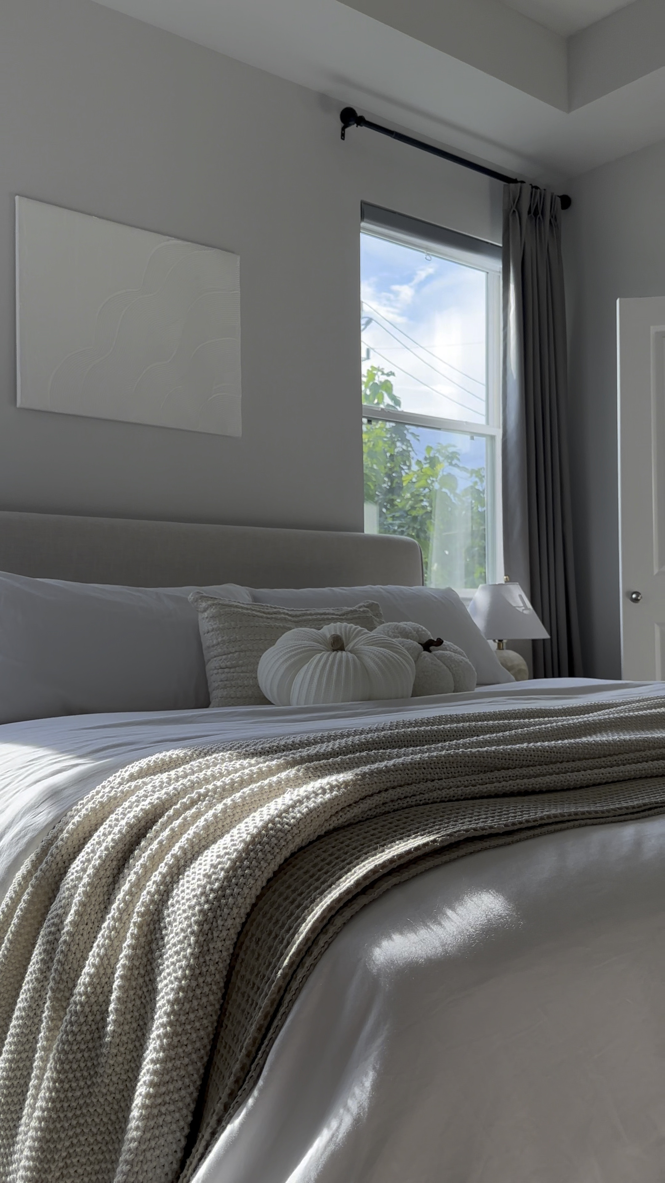 cozy bedroom 🕯️🪵🧺