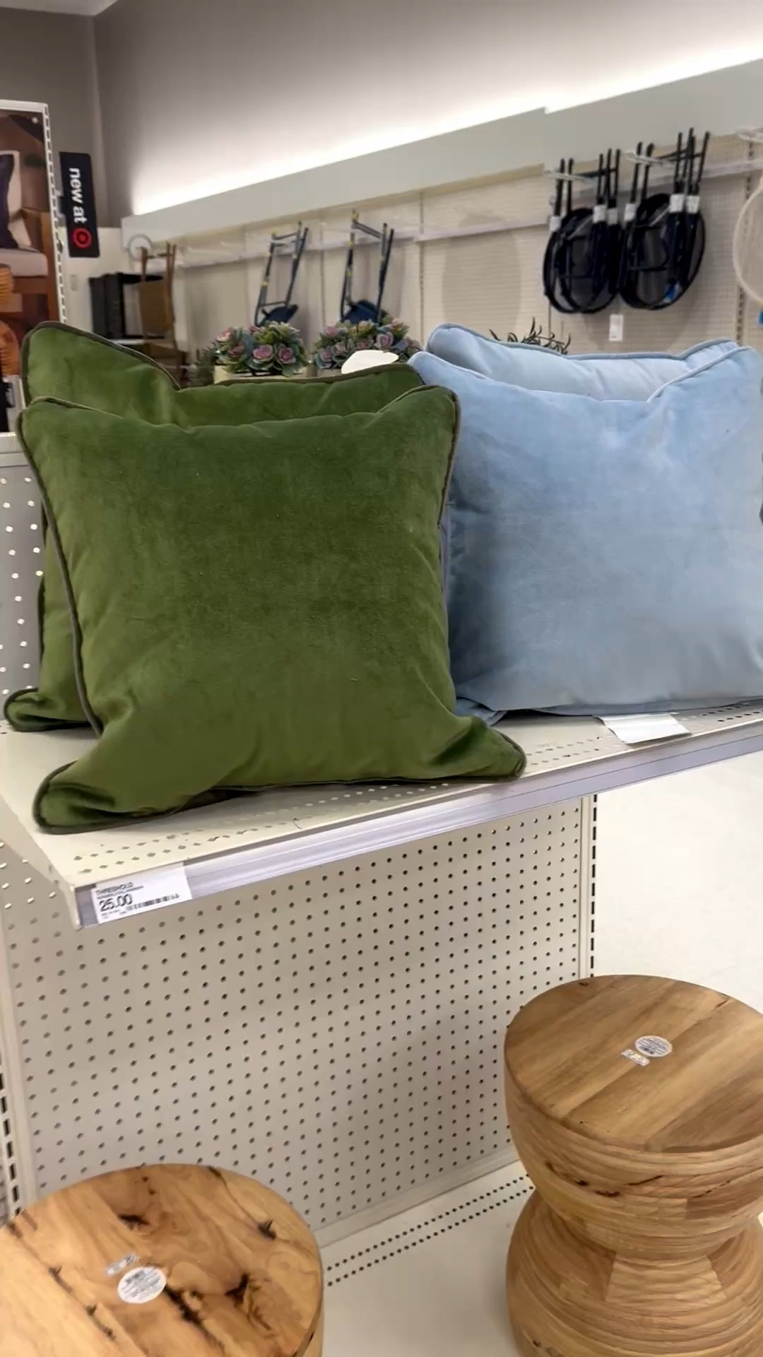 Outdoor Pillows - love these two toned reversible!