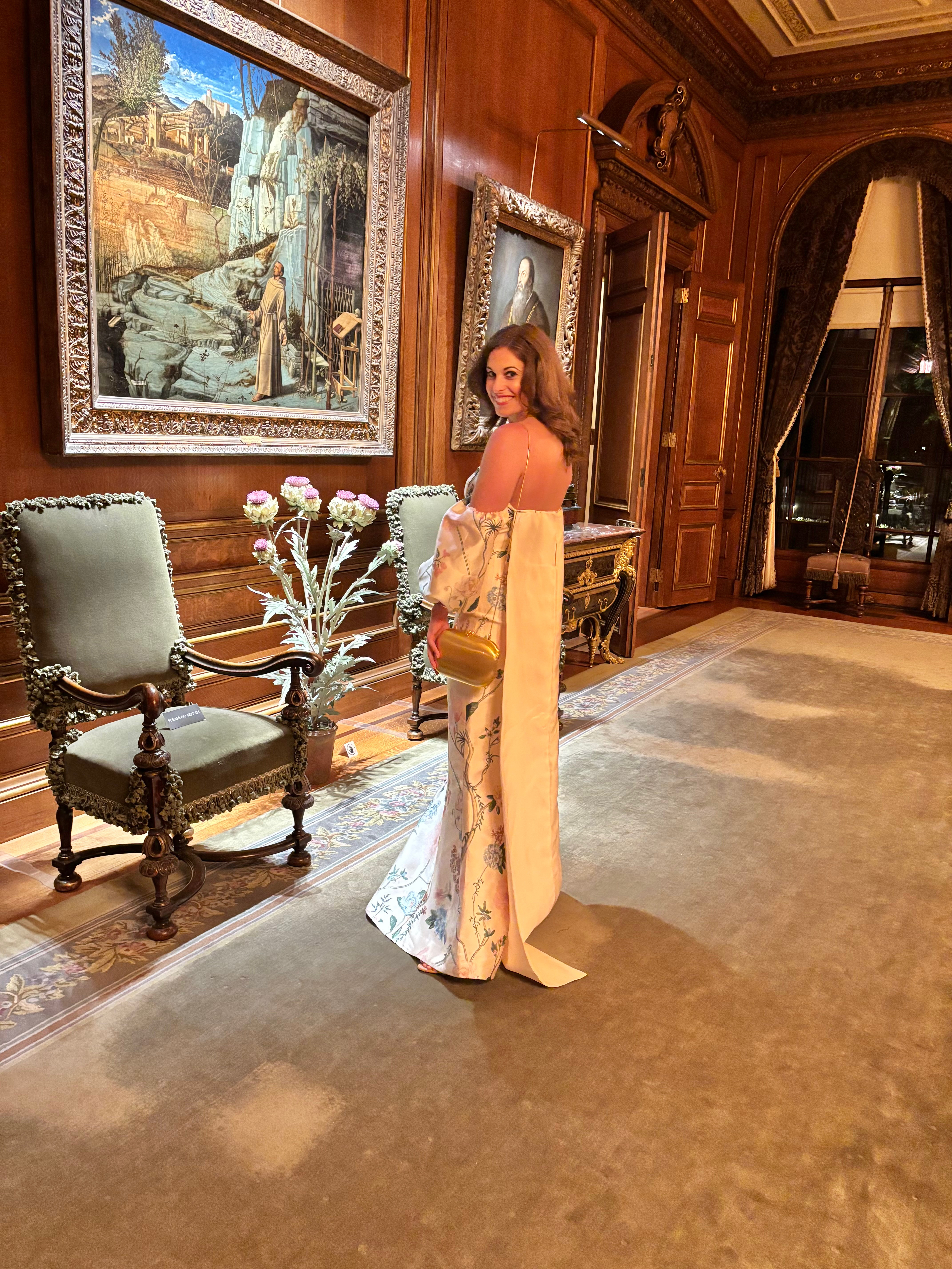 Draped, sculptural, and softly radiant. This gown is perfect for galas, weddings, or any moment that calls for statement elegance with a romantic twist. 
#whiteGown #weddingguest#FormalLook #LTKStyle  #EveningElegance 

 #LTKSummerEdit #LTKParties #LTKWedding