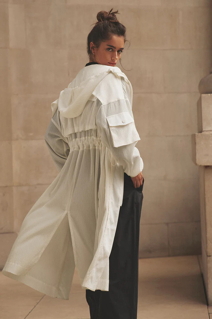 Summer Nights Lightweight Coat | Alo Yoga (US)