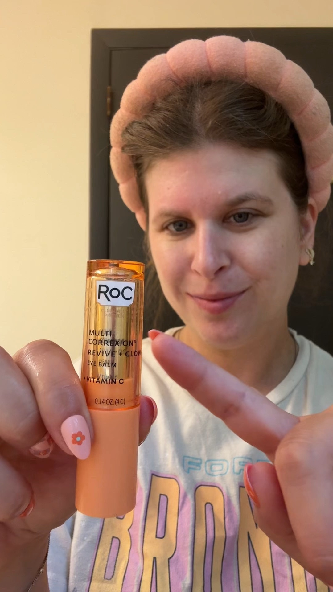 Best way to keep your under eyes hydrated & awake looking!

#skincare #skincareproducts #skincareroutine