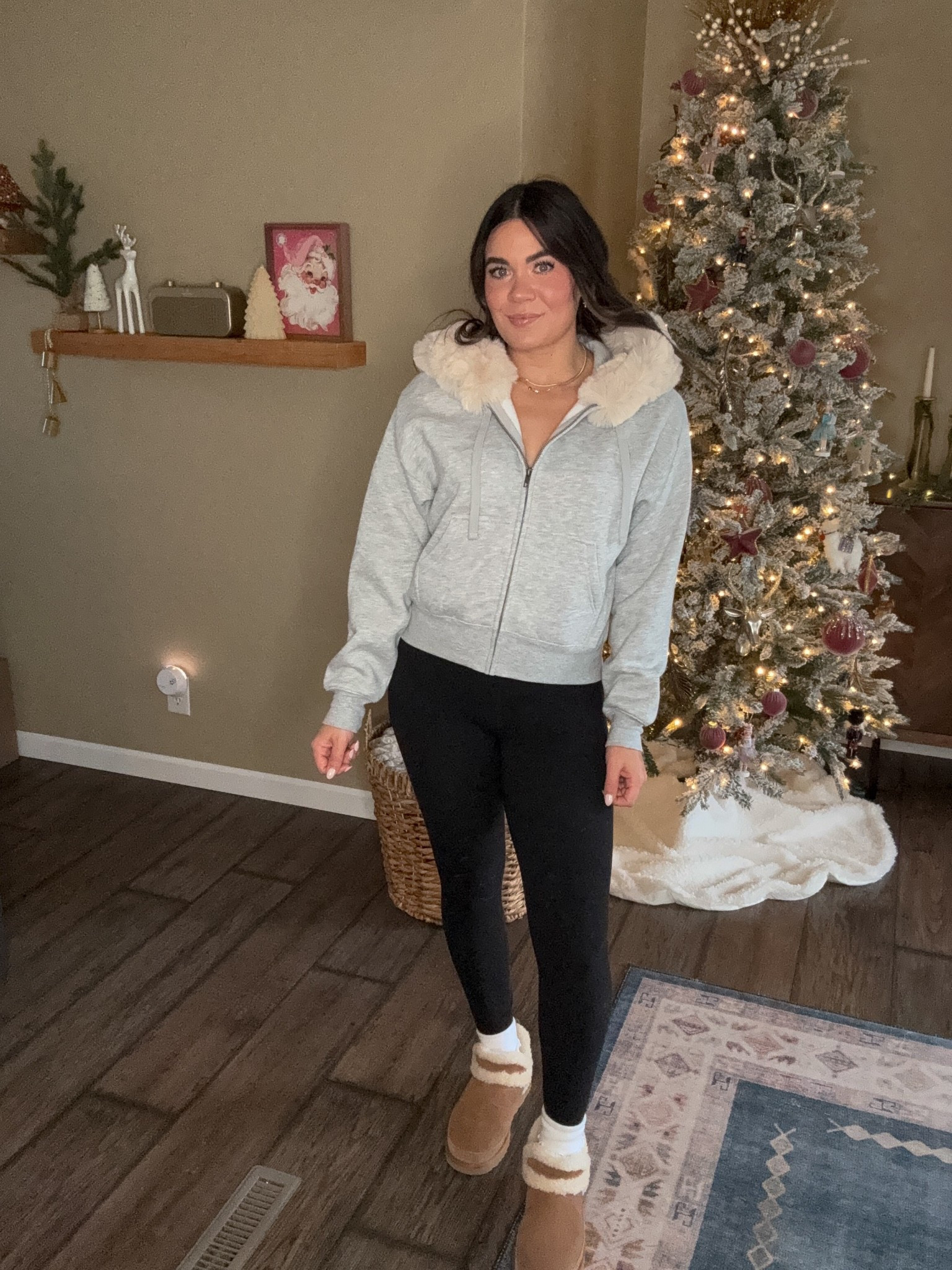 Size small sweatshirt 

#LTKCyberWeek #LTKSeasonal #LTKSaleAlert