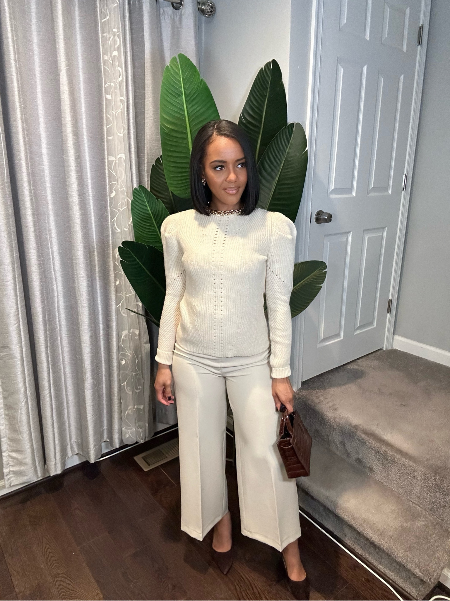 For an effortless elegant look,  a monochromatic color scheme is a perfect  for the office. Complement the outfit with pointed-toe flats or low-heeled shoes and subtle accessories for a refined yet comfortable work style.



#LTKworkwear
