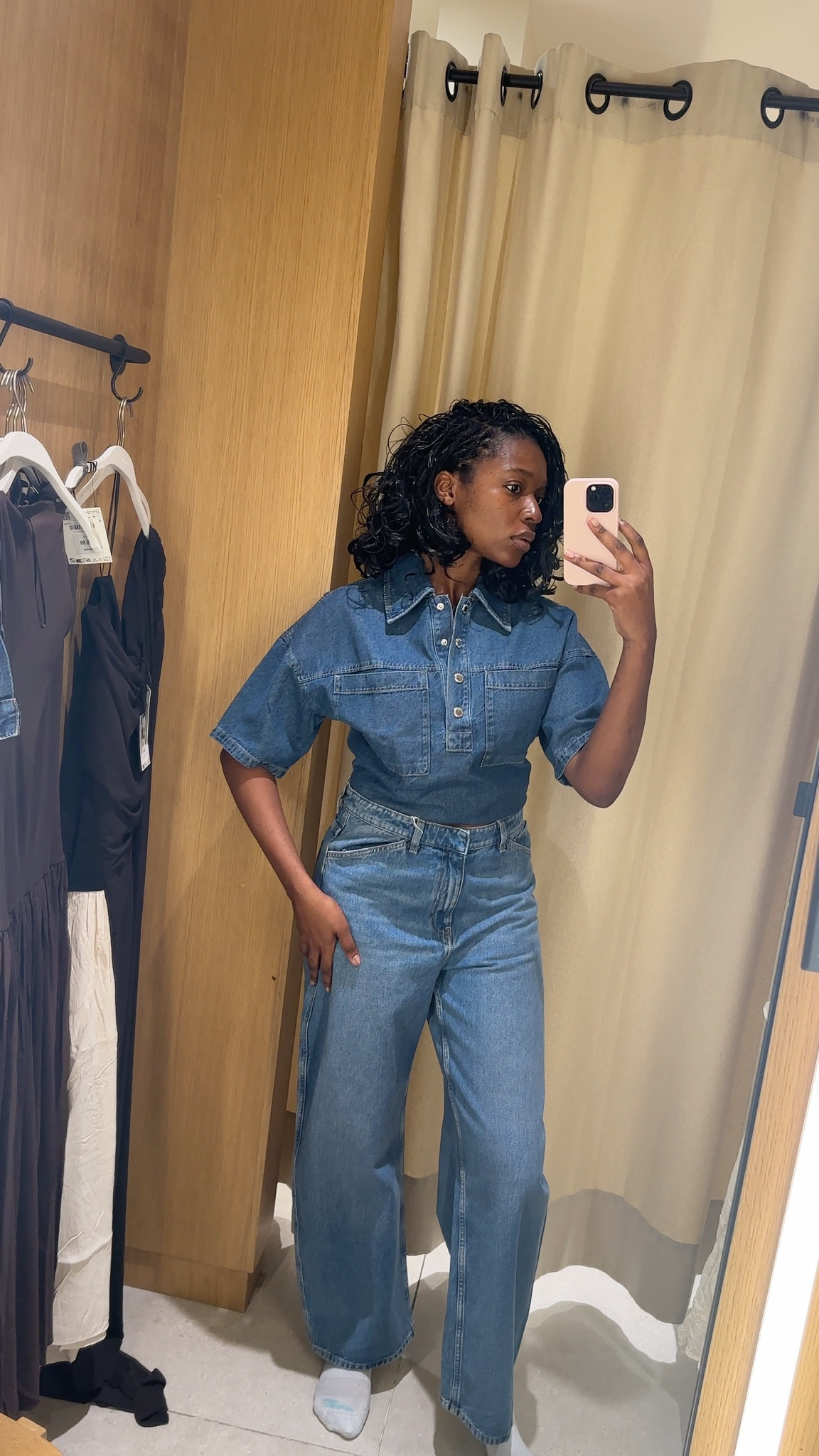 Wasn’t quite feeling this fit on me - looked so much better in my mind for sure hahah

Wearing a size M in the top and size 8 in the pants (loved the pants!)