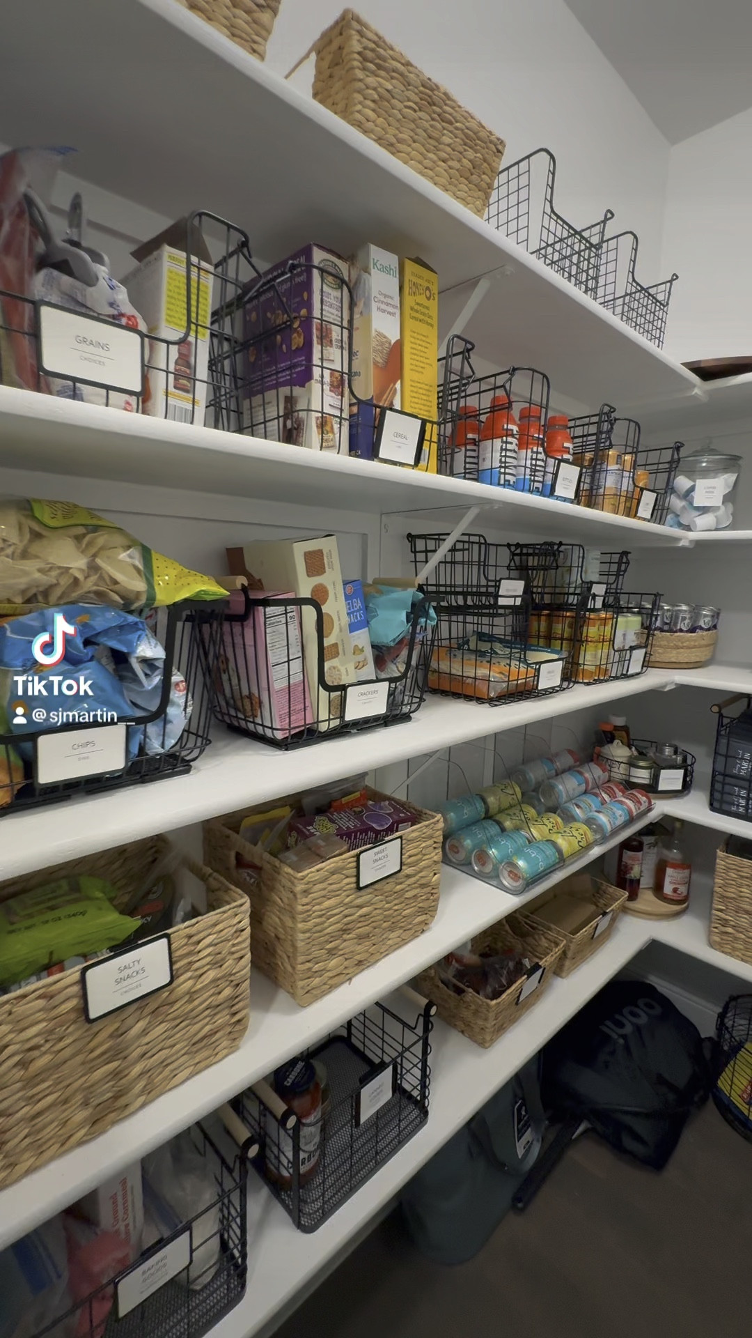 A little pantry organization for our fall home refresh 🤍

#LTKVideo #LTKHome