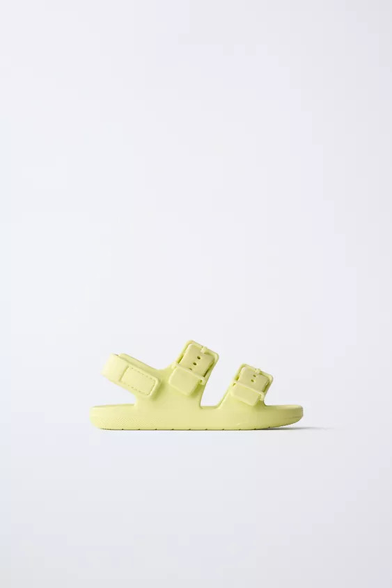 RUBBERIZED BUCKLED SANDALS | Zara US