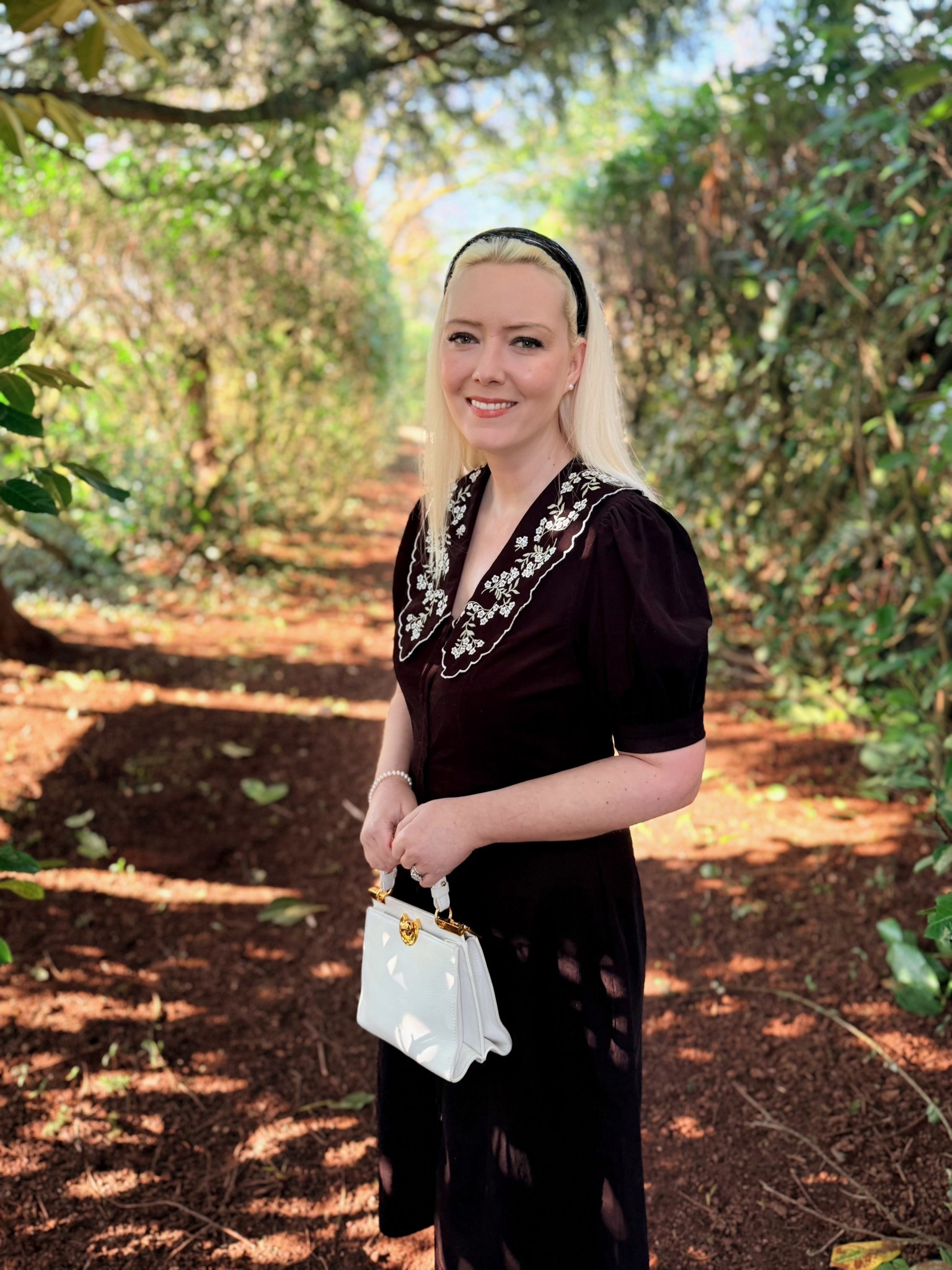
Catch this Ghost short sleeve, button front black corduroy dress with a statement embroidered collar, on a 60% off sale like I just did! It’s also available in red, allowing you to go from a quintessentially Parisian look to a more Spanish vibe!

Black Midi Dress - Ghost 
Black Headband - H&M (past)
White Leather Bag - Coccinelle 
Make-up - Dior 

#LTKsale #LTKeurope #LTKdresses