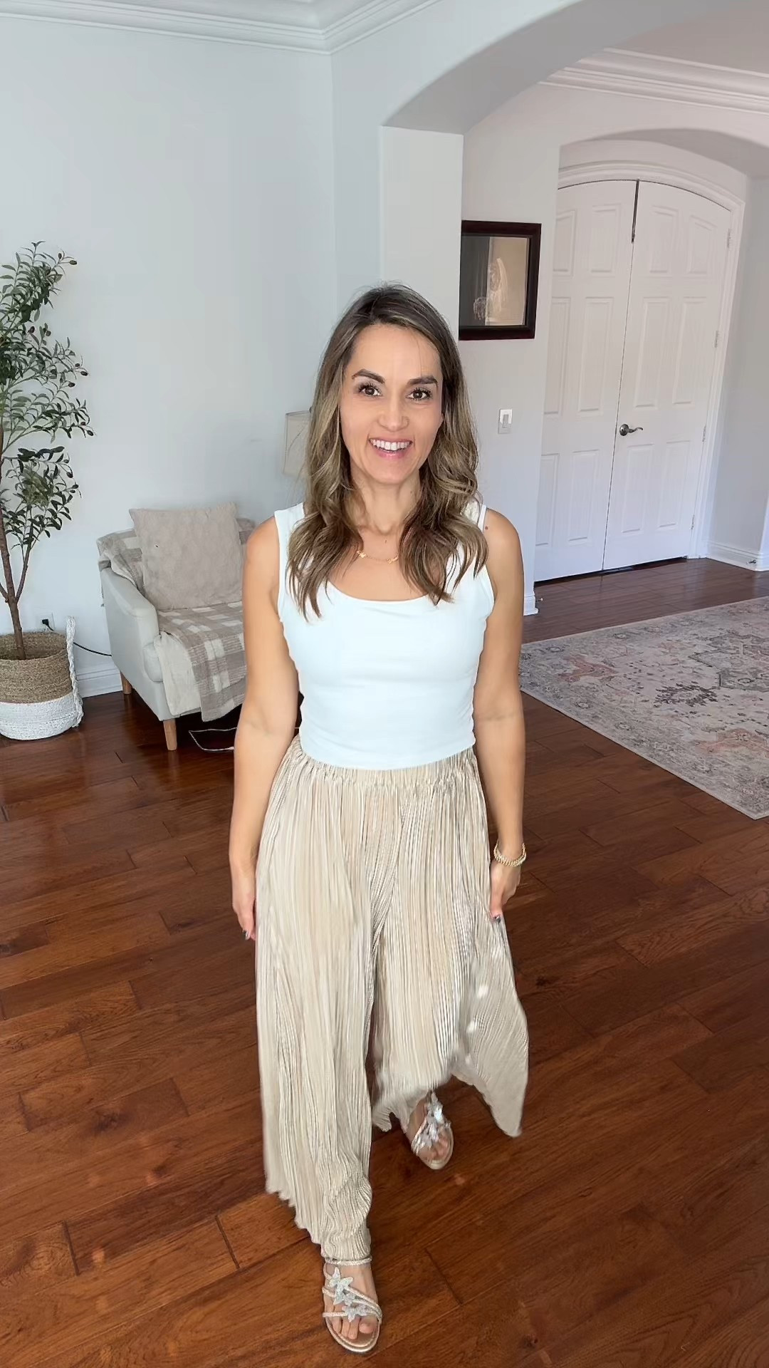 Effortless Neutral Outfit – Pleated Pants & White Tank

This look is all about chic comfort 🤍 Wide-leg pleated pants are lightweight, flattering, and easy to dress up or down. I paired them with a simple white tank and neutral sandals for an effortless everyday vibe. Swap in heels and a blazer for a polished evening look!

Shop the exact pieces + similar affordable finds linked below ⬇️

#LTKStyle #LTKOutfit #LTKSeasonal #LTKUnder50 #LTKChic #WideLegPants #PleatedPants #NeutralStyle #EffortlessOutfits #OOTD