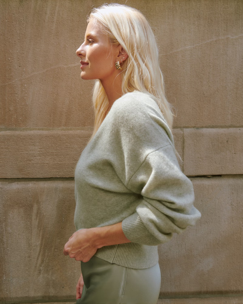 Merino Wool-Blend V-Neck Sweater | Abercrombie & Fitch (US)