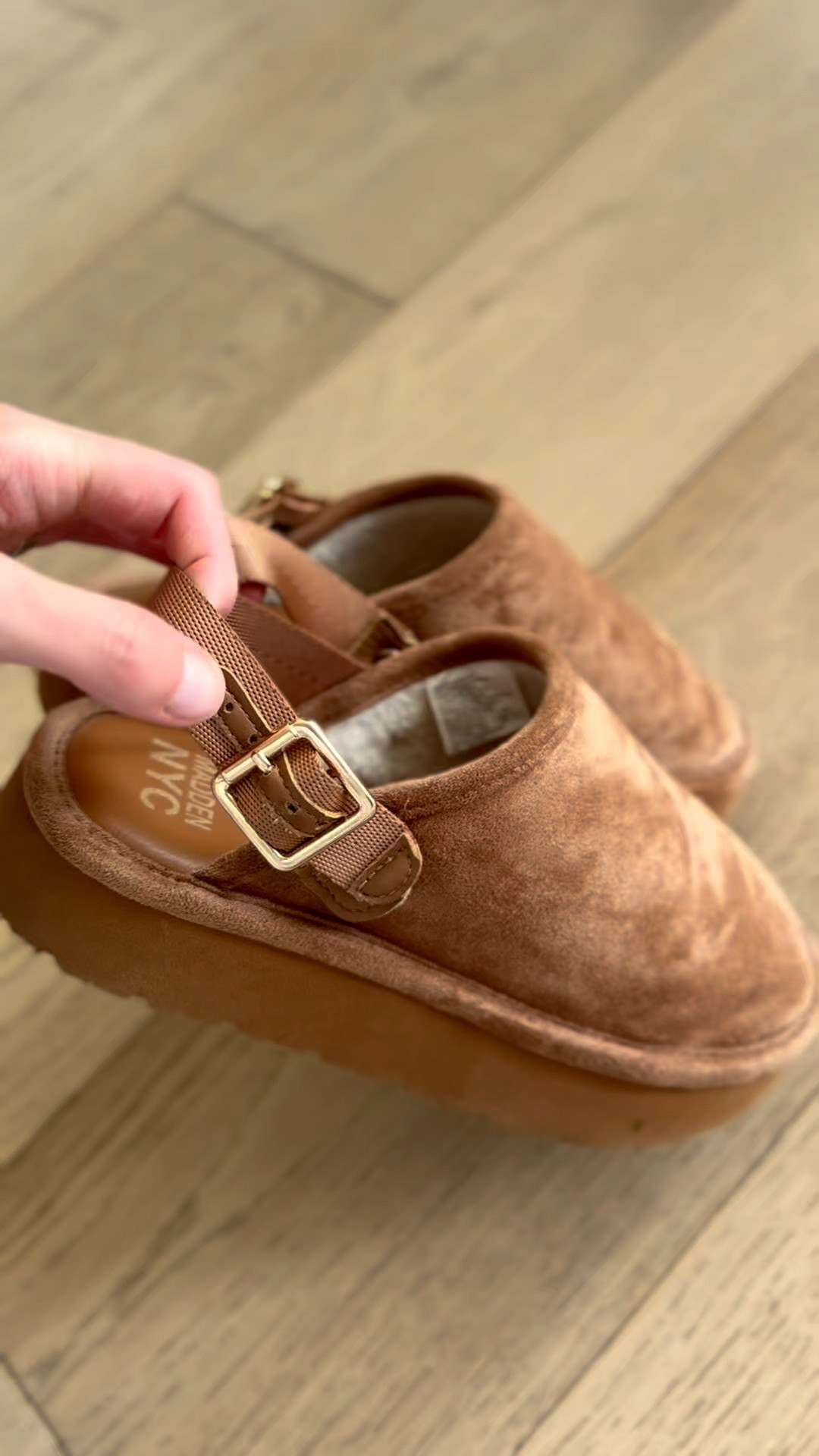 ✨UGG look for way less✨
My daughter is obsessed with these cozy boots — they’re soft, comfy, and under $20 at Walmart! 🤯 Perfect for school, errands, play… literally everything this winter. And yes, they come in the cutest colors too 🫶🏼❄️

Tap to shop the cutest and most affordable Ugg lookalikes before they sell out!👇🏼

#WalmartFinds #AffordableFashion #KidsWinterStyle #UggDupes #BudgetFriendlyFinds #MomLifeFavorites

#LTKKids