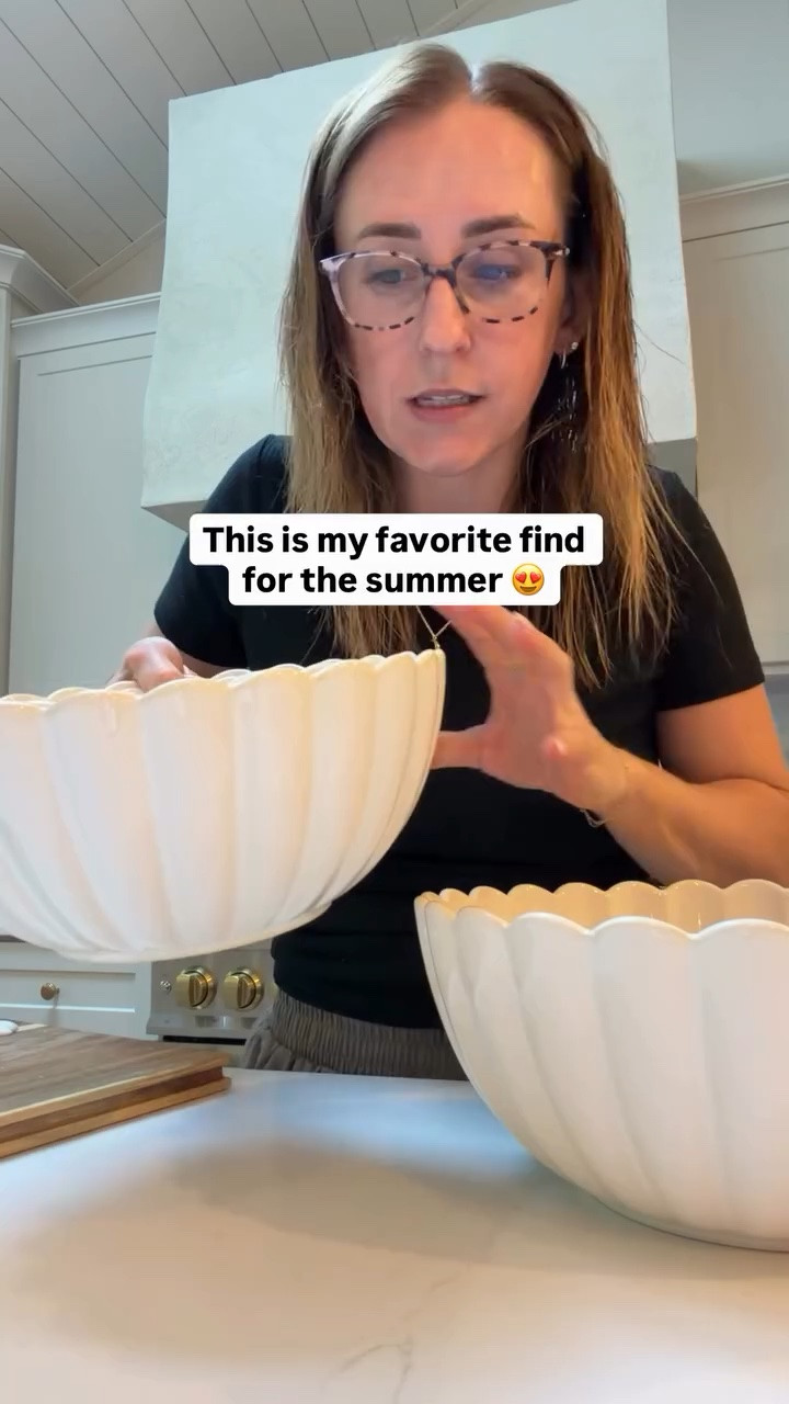 Comment “SHOP” and I’ll DM you the link! *must be following @comestayawhile for automated message to send* 

I’m obsessed with this set of scalloped serving bowls!! Perfect for hosting this summer and so affordable! Only $25 for a set of 3 🤯🤯

#walmartfinds #hostingtips 

LinkDM *192*
