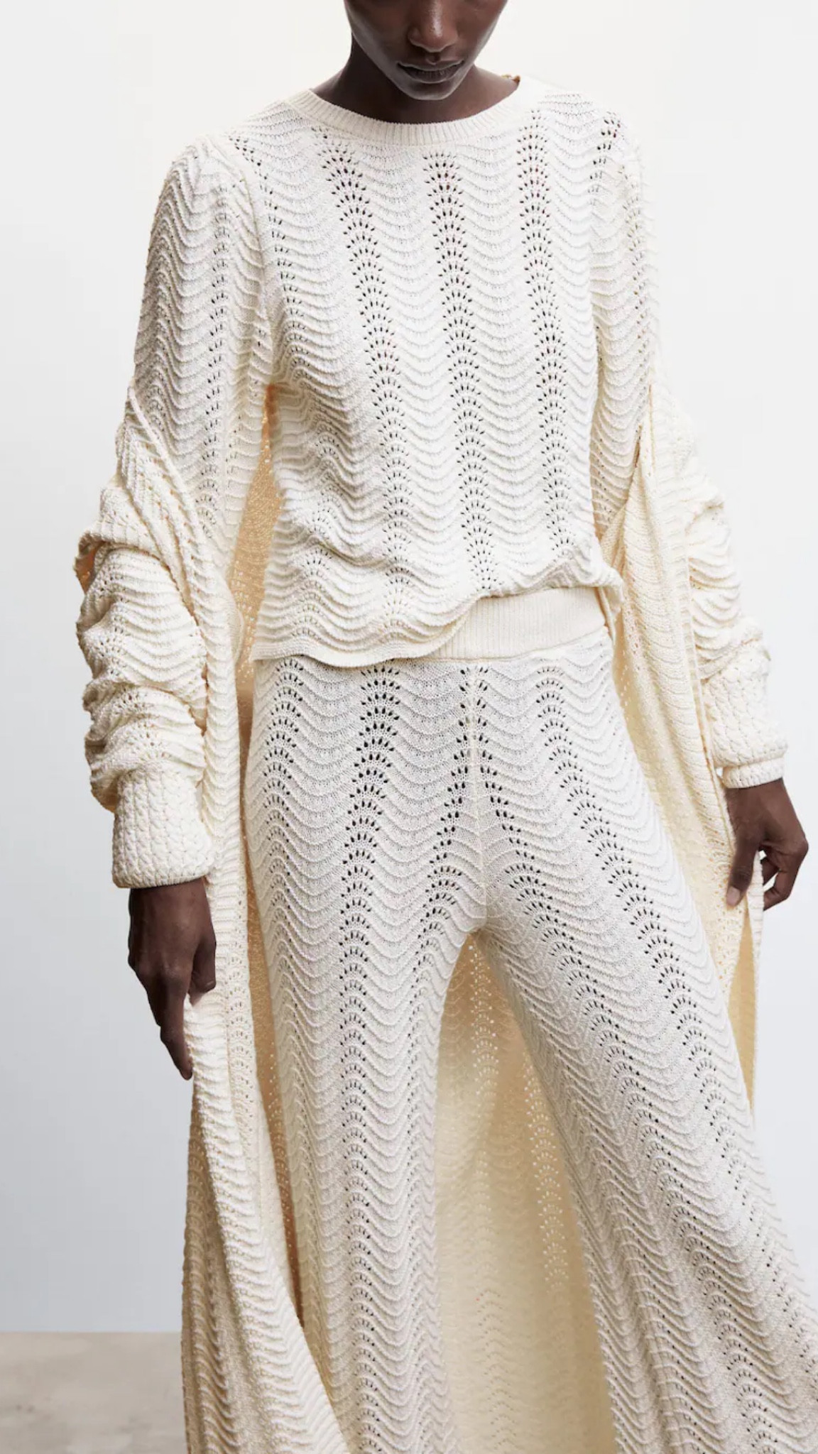 White scallop knit lounge set // mango // white knit duster // white knit set // sweatpants set 