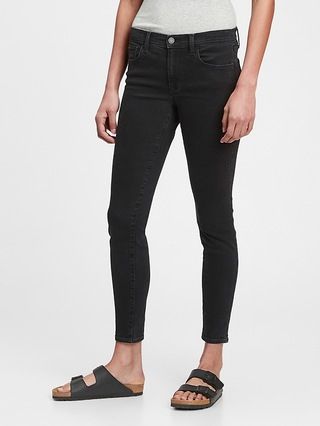 The Everyday Mid Rise Jegging With Washwell™ | Gap (US)