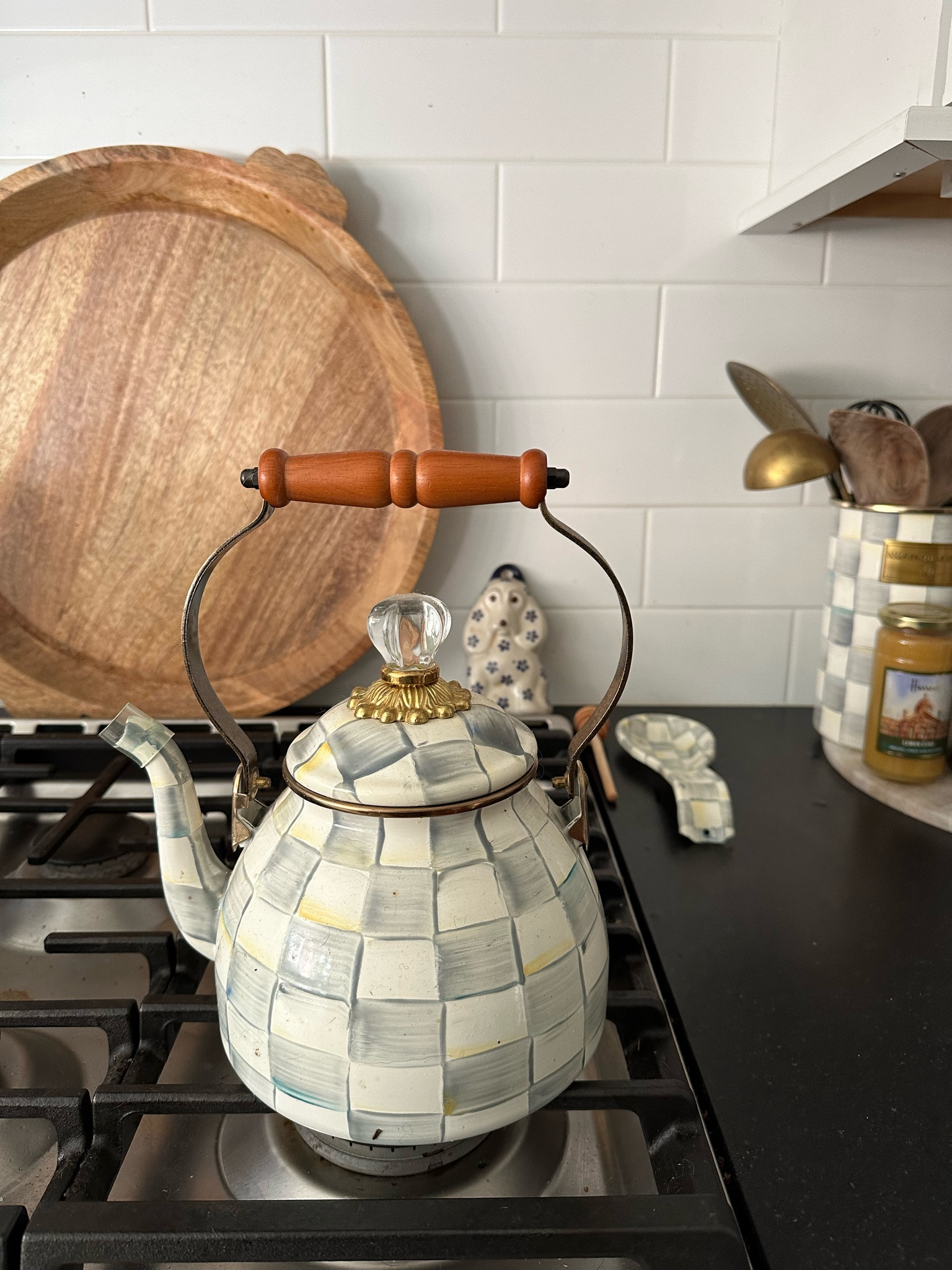 Gift idea for the hostess, gift idea for the chef, tea kettle, spoon rest, utensil holder

#LTKHome #LTKFamily #LTKGiftGuide