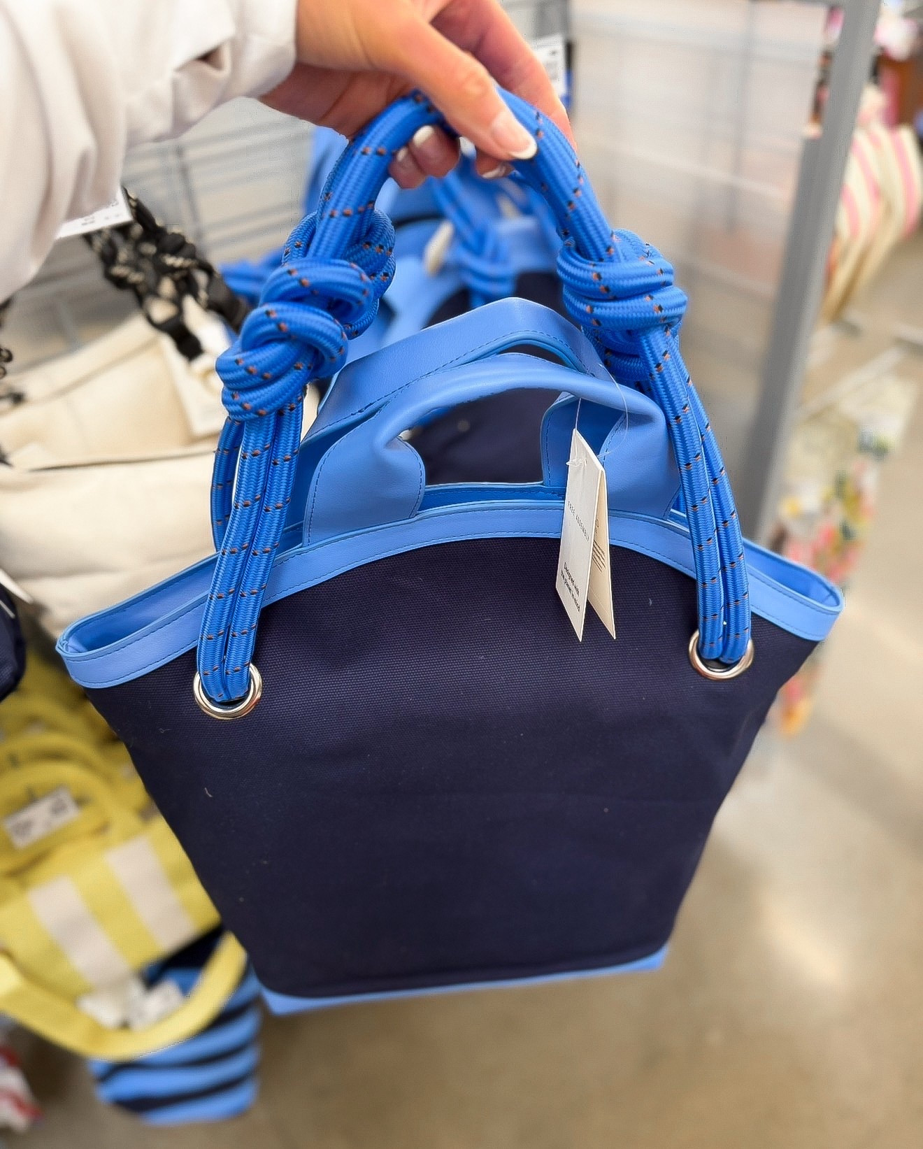 Quality of this tote 12/10 
Also available in a neutral color combo 

#LTKSeasonal