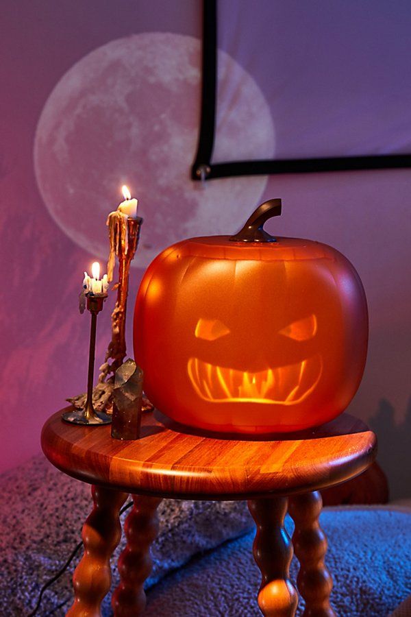 Jabberin' Jack The Pumpkin Projector And Speaker | Urban Outfitters (US and RoW)