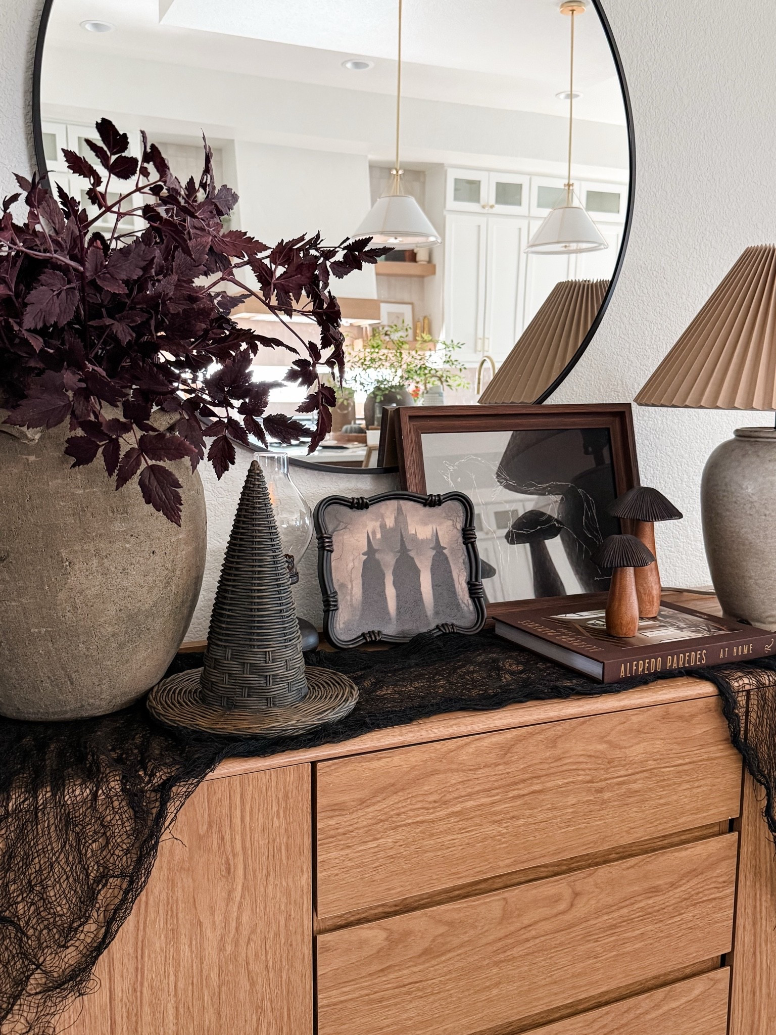 Halloween console table styling 🕷️🕸️

#LTKSeasonal #LTKHome