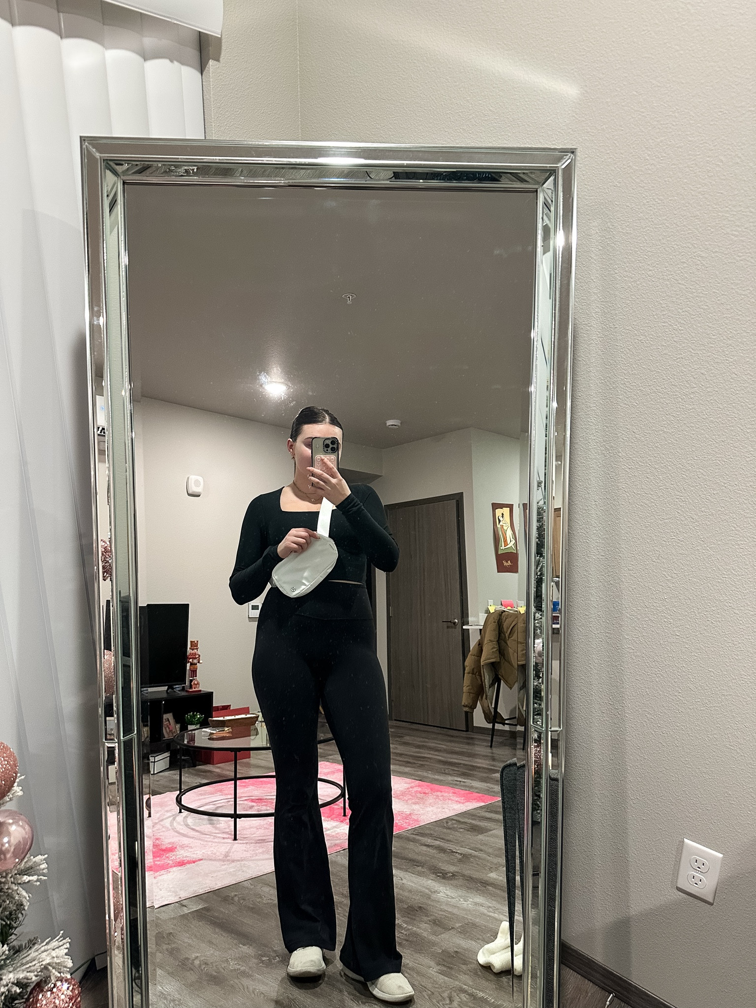 One of my favorite activewear brands is 30% off today! Love my YPB workout pieces and while my top is sold out I’ve shared some similar cute pieces :-)

Wearing a M top, size 8 pants and size 9 sneakers

#LTKSaleAlert #LTKActive #LTKFindsUnder100