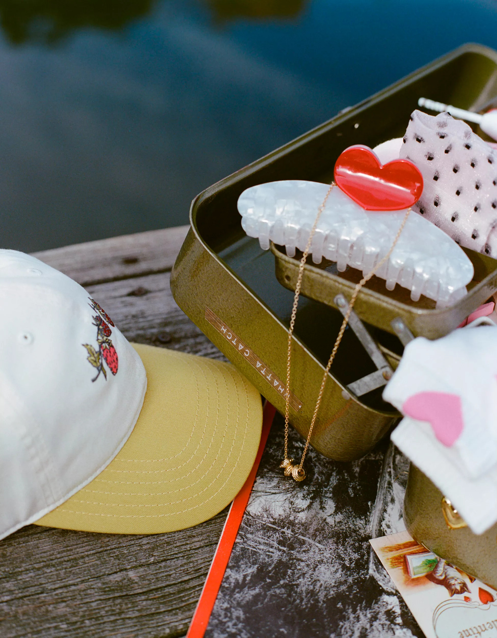 Aerie Large Peaking Heart Clip | Aerie