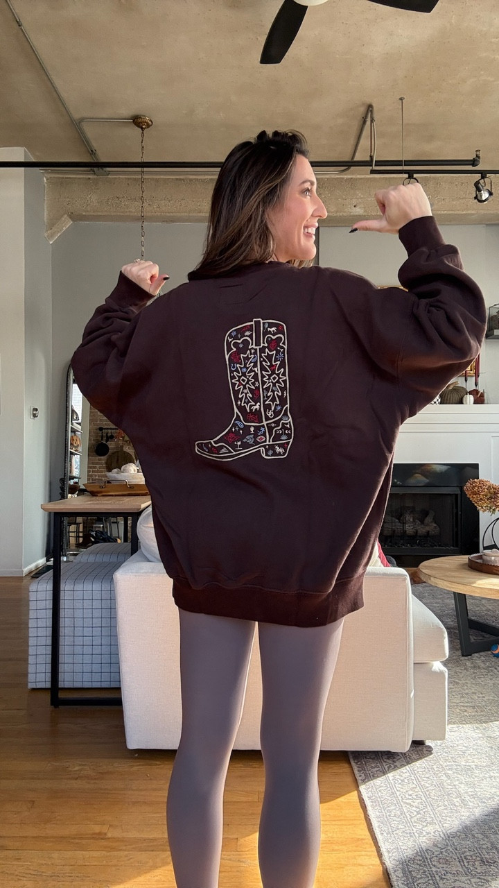 Love this cute western graphic sweatshirt and buttery soft leggings from Abercrombie!  Got my true size in the leggings and sized up to a Large for length in the sweatshirt. So soft and cozy, great for lounging

Abercrombie sweatshirts and sweatpants are 20-50% off plus and extra 15% off with code AFFLEECE

#LTKSaleAlert #LTKStyleTip