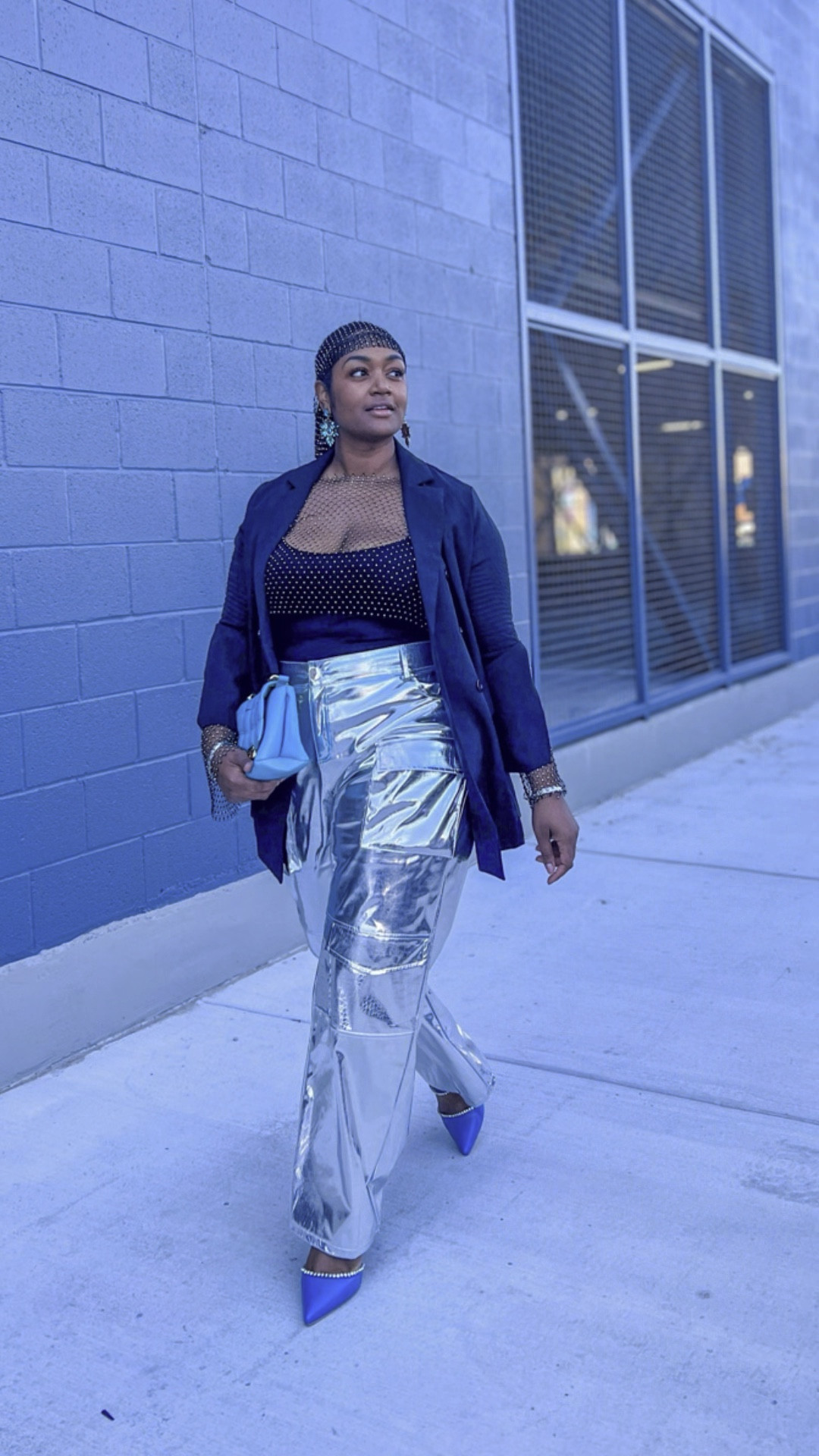 Your social media isn’t meant to please people from your hometown. There’s a whole community of people for you somewhere out there that’s connected to your purpose and your vision. Keep them in mind when posting content. Similar to if you run a business, your friends and family aren’t your target audience. 

If you ever experienced the fear of judgement from your hometown people, drop a comment. Remember to let that go. You could be missing out on so many opportunities and money. How dare you let someone miss out on your bag sis? 💰 😉


#midsizefashion  #Size12shoe #PlusSizeFashion #BlackFashionLover  #TallGirlFashion #TallGirl  #midsizestyle #curvyfashion #blackgirlootd #thriftedstyle 


#LTKplussize #LTKmidsize #LTKstyletip