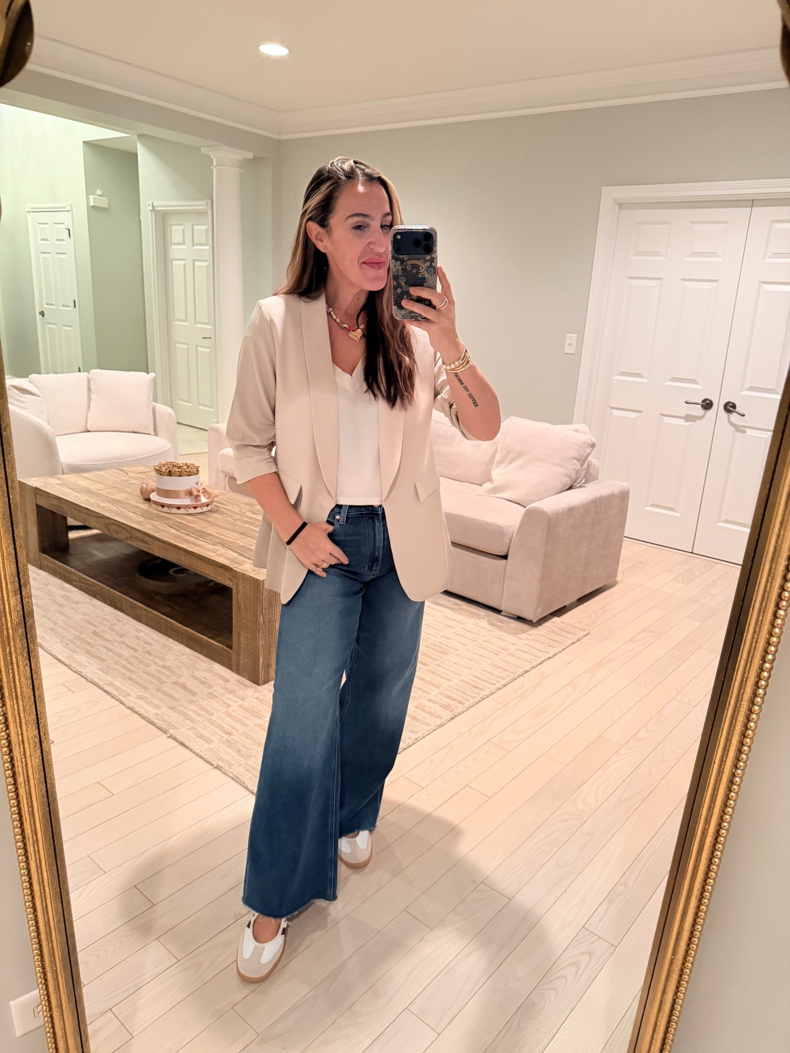 Medium in the blazer and tees. Jeans are a 29. I could do a 28 too they run roomy! 

#LTKdayinmylife #LTKootd #LTKOver40