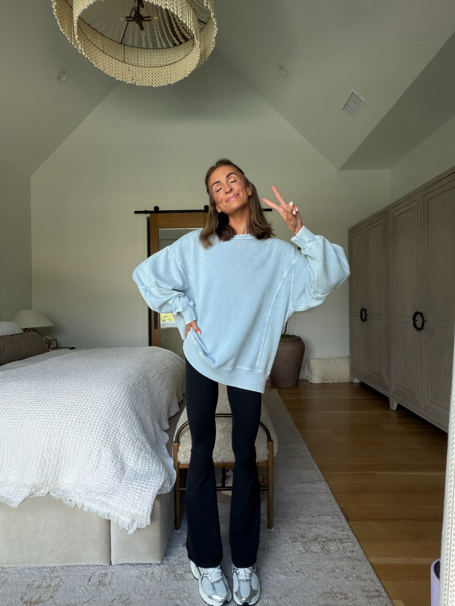 could live in outfits like this 😍 sweatshirt runs oversized / wearing xs in that + leggings 