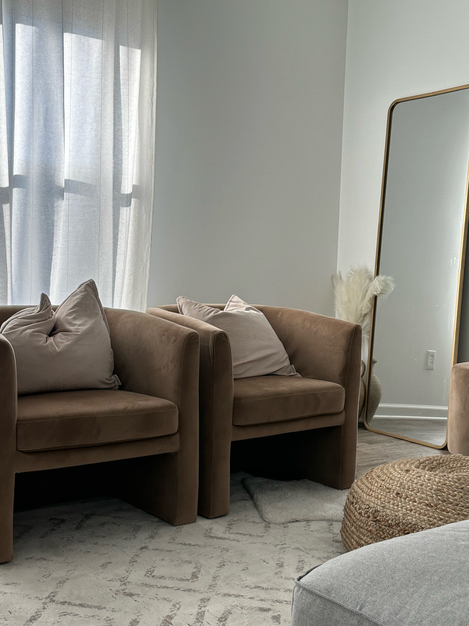 studio mcgee barrel club chairs // brown velvet 

#LTKhome #LTKFind #LTKU