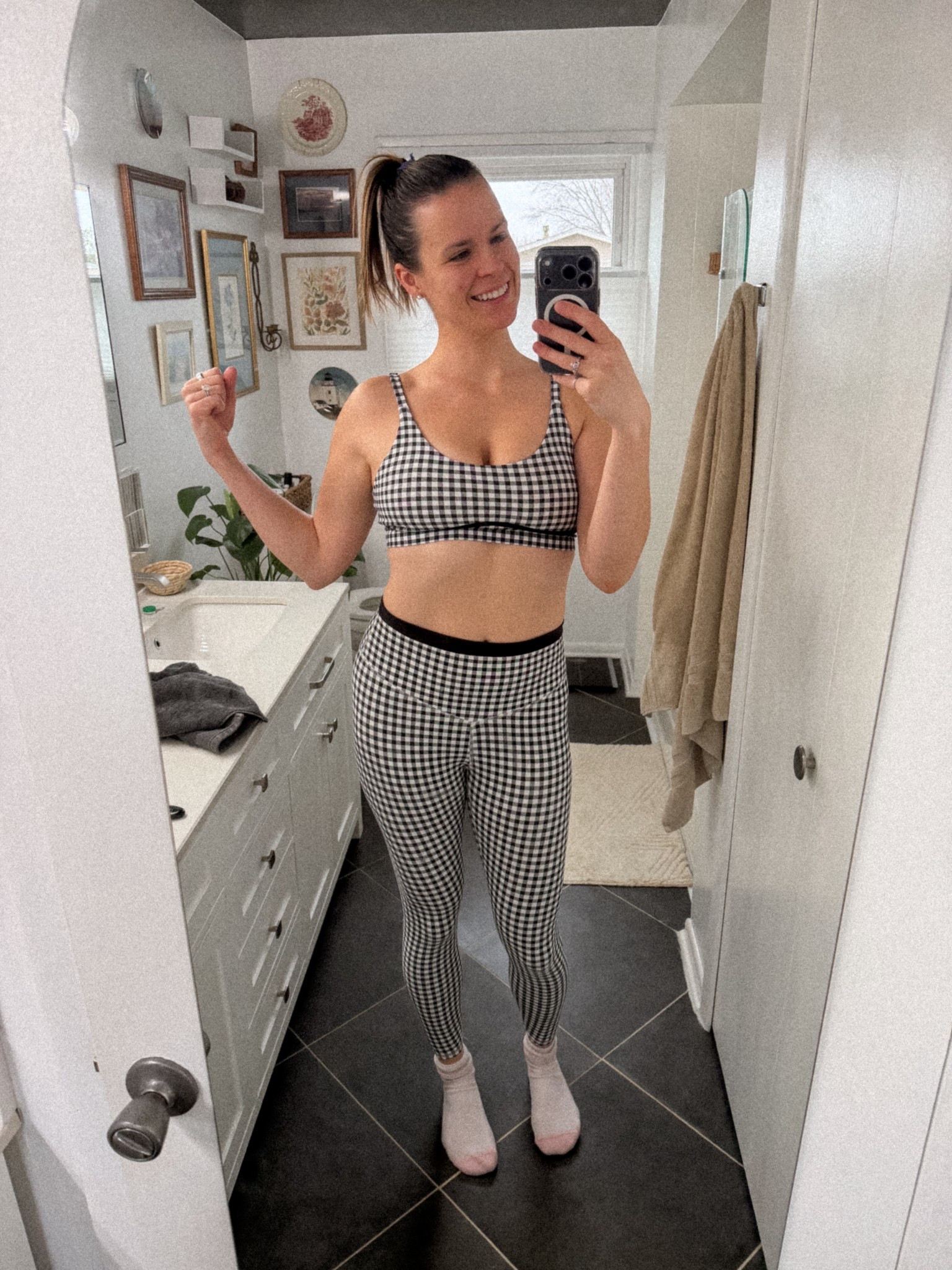 the cutest workout set! does not move!! 

#LTKgrwm #LTKfitnessgoals #LTKMidsize