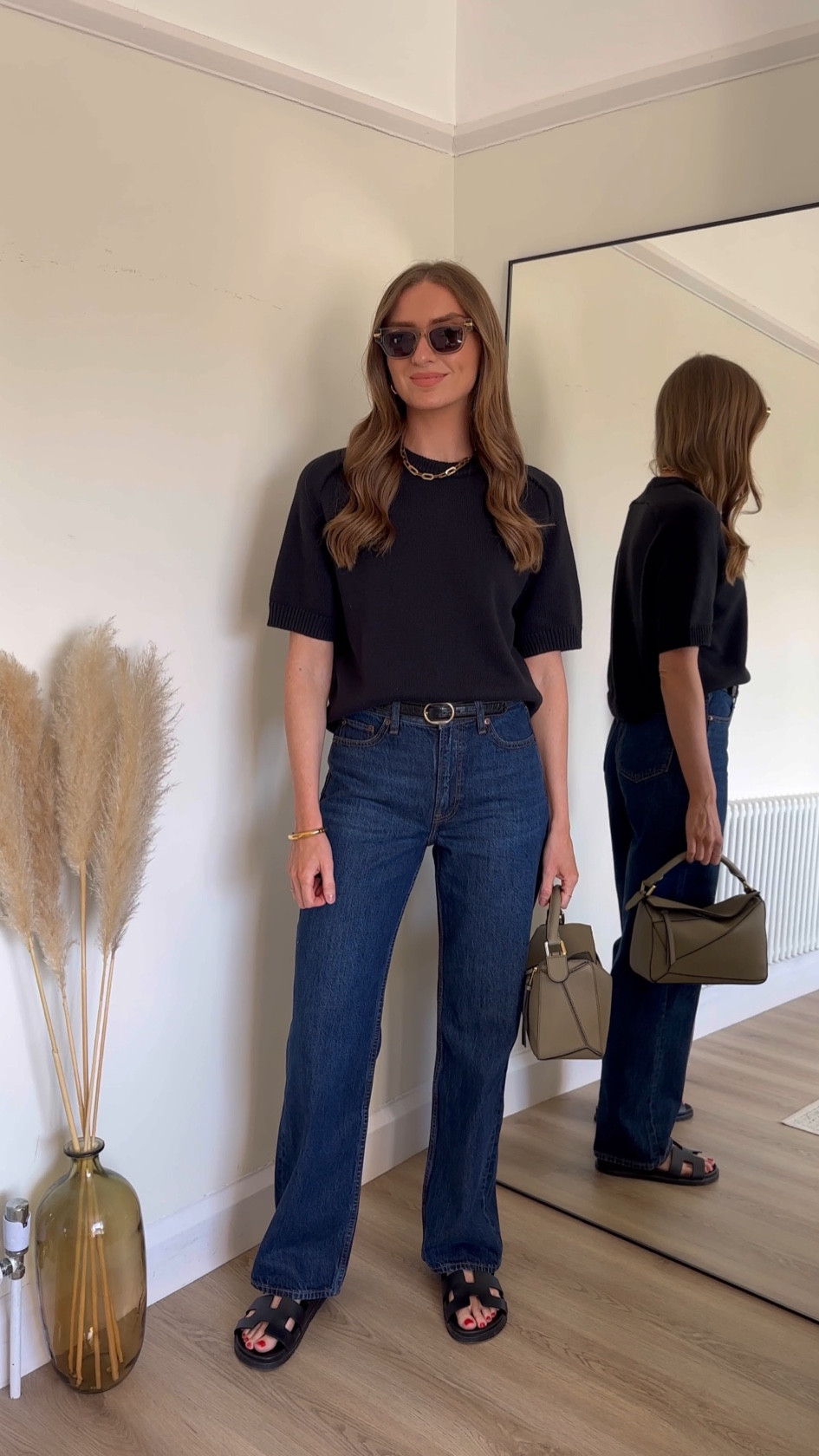 Abercrombie New Season essentials 
25% off ALL jeans and 15% off everything else and then use my code: AFMEMILY for a further 15% off 
Valid: 23.08.24 - 26.08.24

Wearing an small in the black The A&F Madeline Crew Sweater Tee

A 25reg in the High Rise Loose Jean - in ‘dark’ denim 
Store Item: 155-386-00649-276
Web Item: 448099/155-4613-00649-276 
I’m 5ft 6 

Black leather belt 



Wardrobe staples, knitwear, blue jeans, new season, wardrobe essentials, key items 

#LTKuk #AugustBrandSpotlight #LTKsale