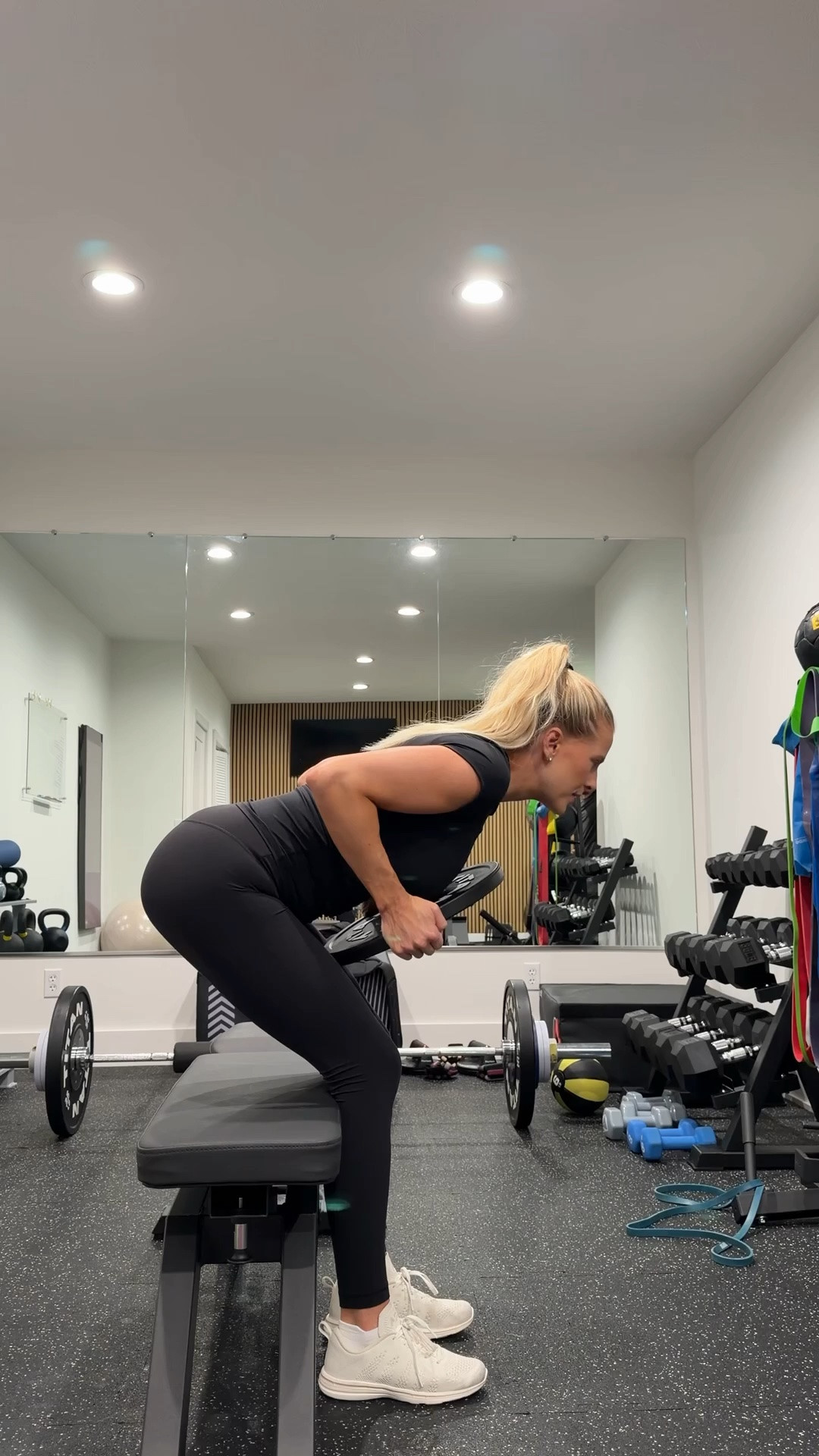 SIZE: med in top (also linked similar), 4 in leggings, shoes run tts! #kathleenpost

Workout outfit, postpartum active wear, workout look

#LTKmomlife #LTKfitnessgoals #LTKActive