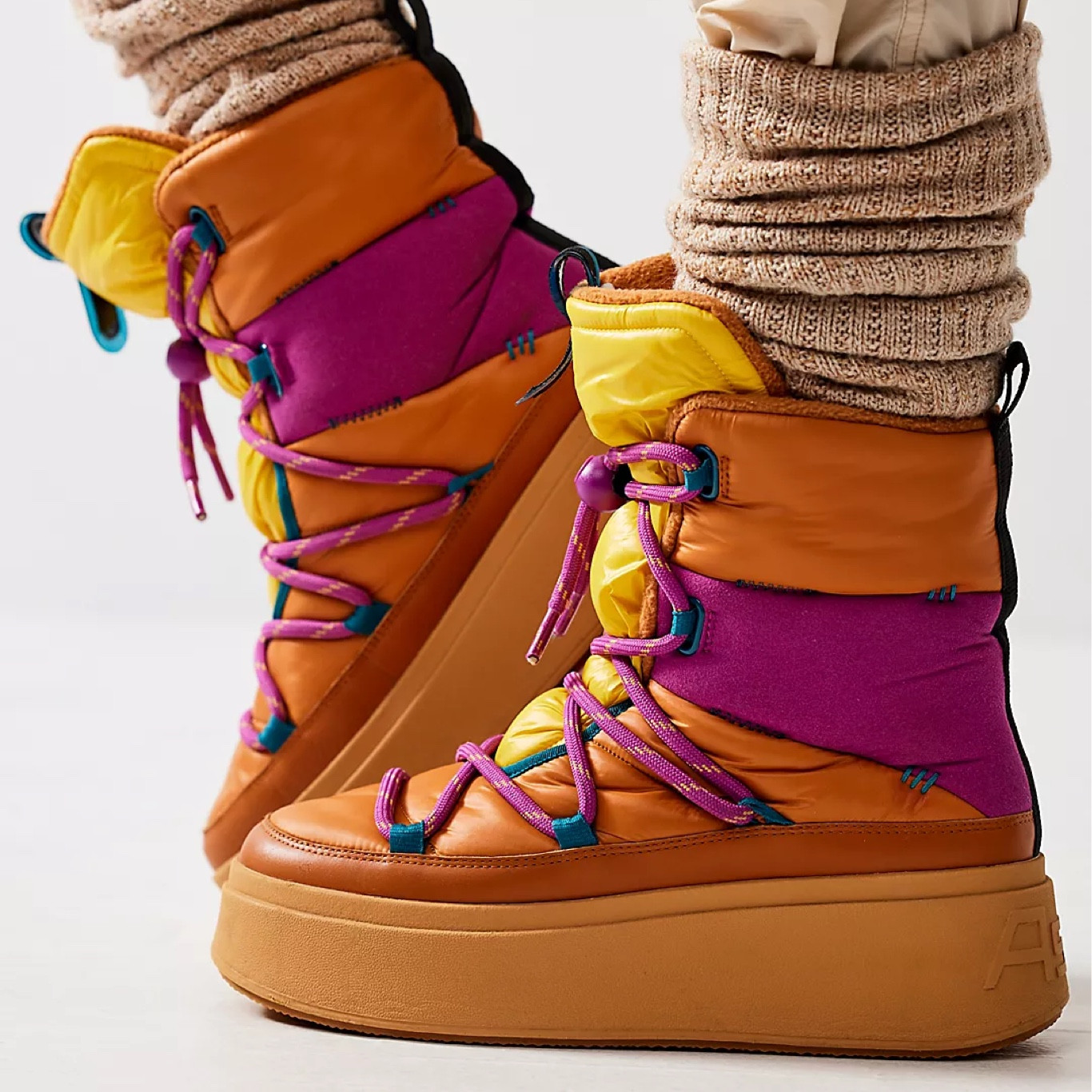 Ready for 🍸s on the slopes 

#LTKshoecrush #LTKSeasonal #LTKHolidaySale