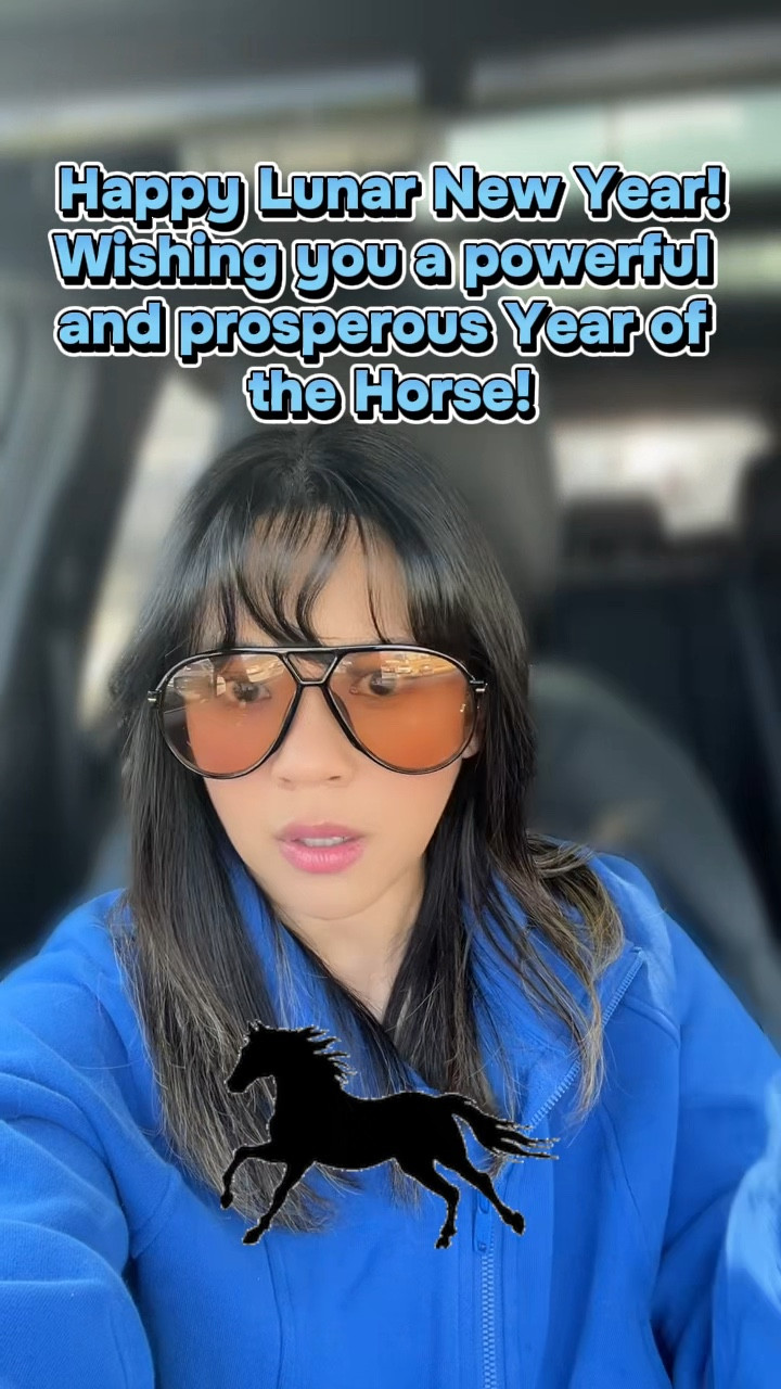 Just a little Friday comedy because we MADE IT, ladies 🙌🏼💙
This blue quarter-zip is giving luxury athletic mom energy without the luxury price.
Shein find that looks and feels high-end but costs a fraction. Bougie on a budget? Always.